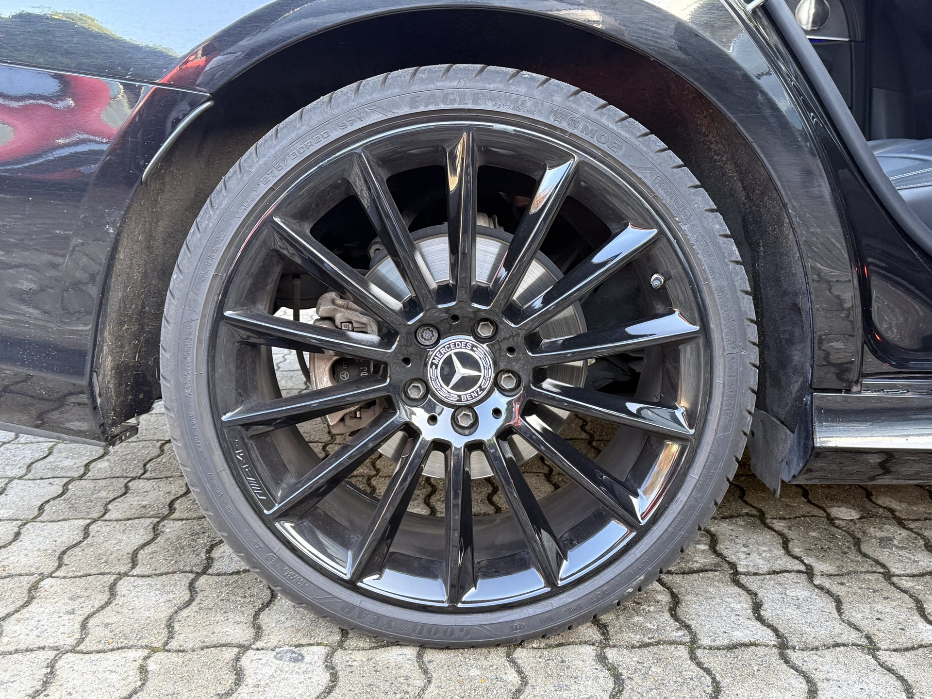 Mercedes-Benz Classe E V (2) 220 D 194 AMG LINE Full Black 9G-TRONIC+Suivi Complet Mercedes+Options! — 27