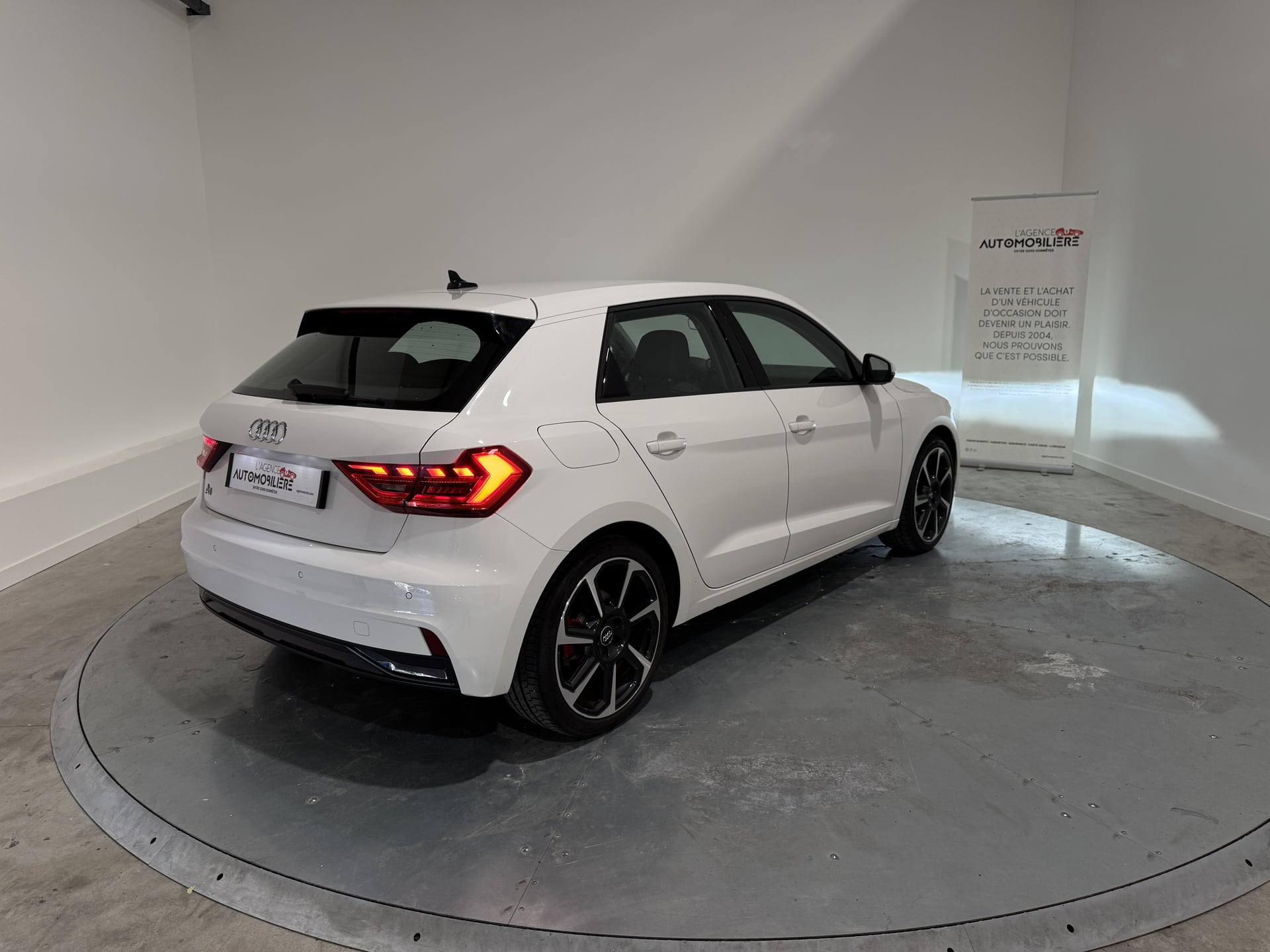 Audi A1 116ch 30-TFSI SPORTBACK S-Tronic DESIGN LUXE PERFORMANCE — 2
