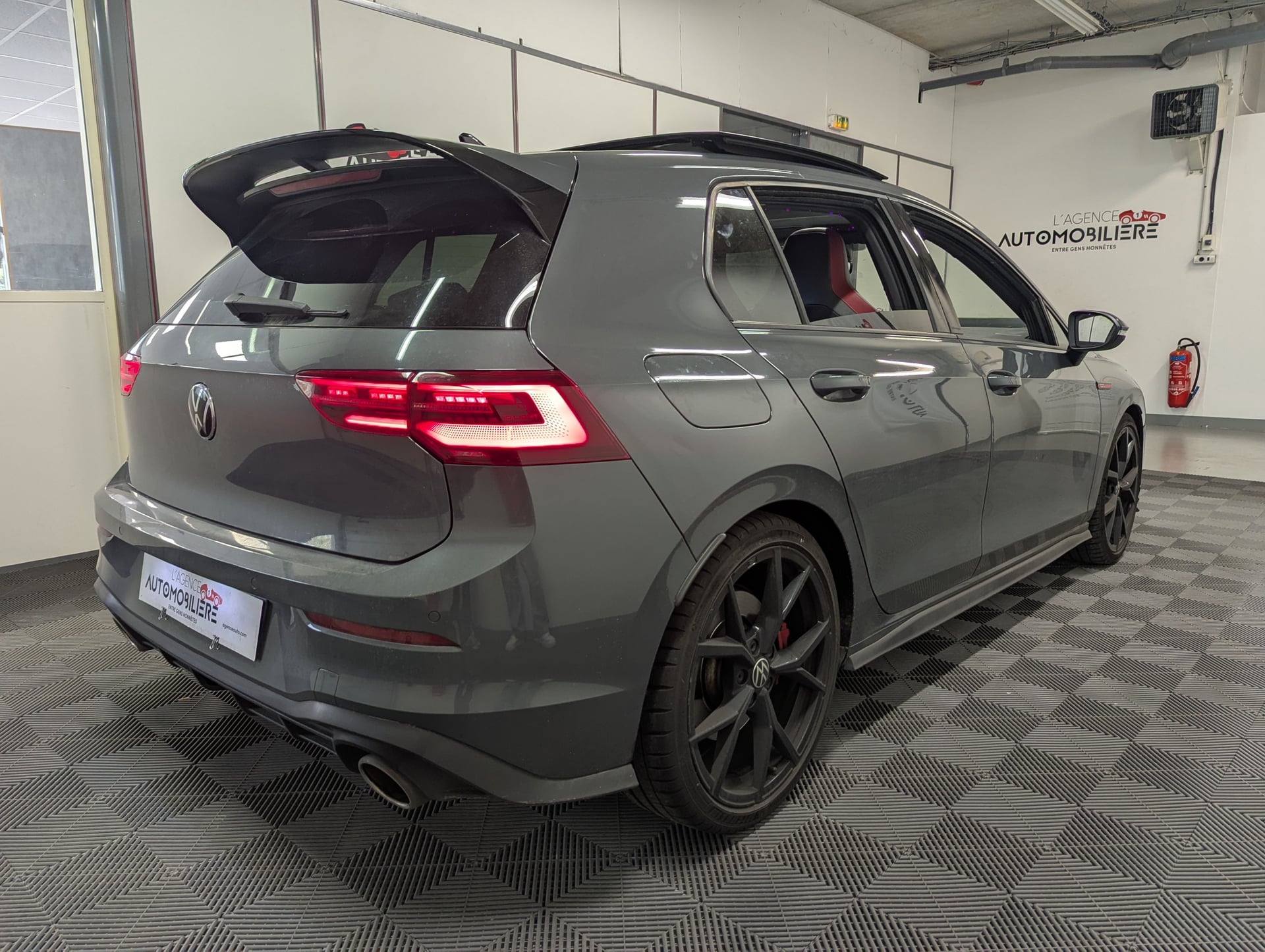 Volkswagen Golf GTI Clubsport 2.0 TSI 300 ch DSG + Toit Ouvrant — 33