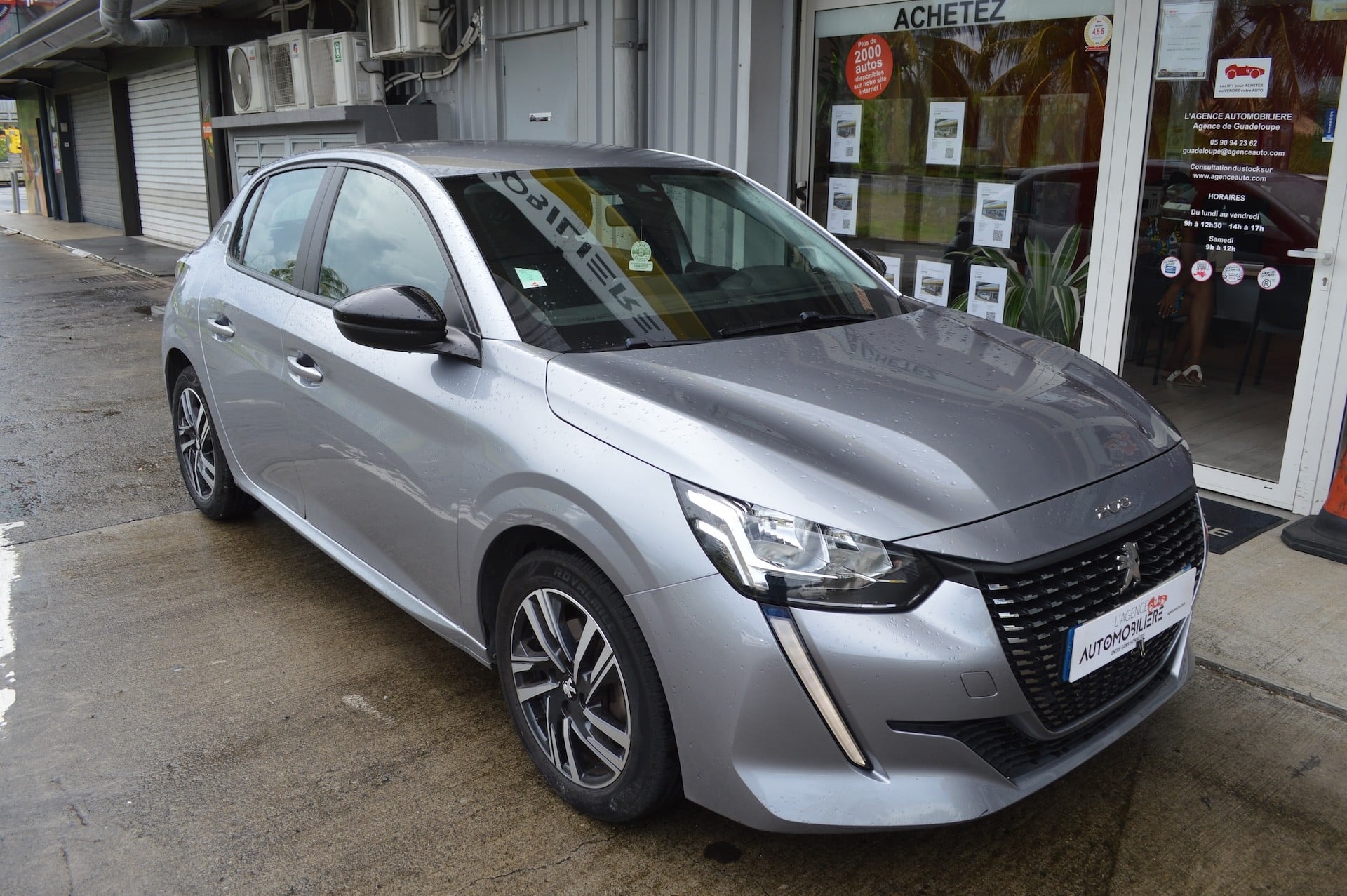 Peugeot 208 208 1.2 100ch Active Pack EAT8 — 2