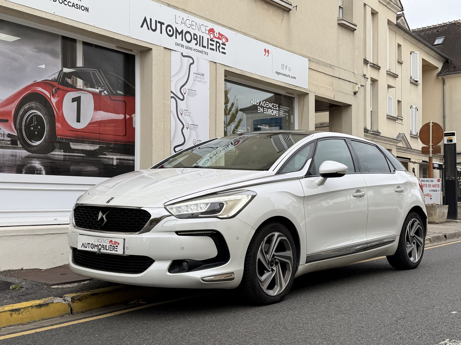 Citroen DS5 1.6 165 ch Sport Chic EAT6/ENTRETIEN COMPLET/CHAINE NEUF/CARPLAY/TOIT PANO/2EME MAIN!