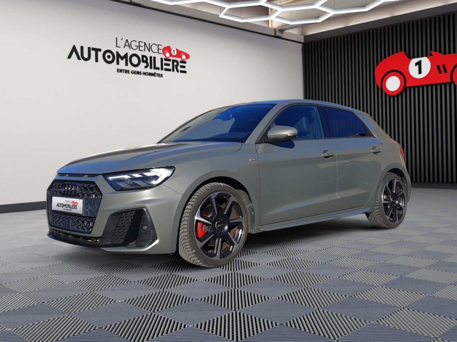 Audi A1 Sportback A1 Sportback 40 TFSI S line S tronic S line 2.0i 204Ch/ Garantie 12 Mois