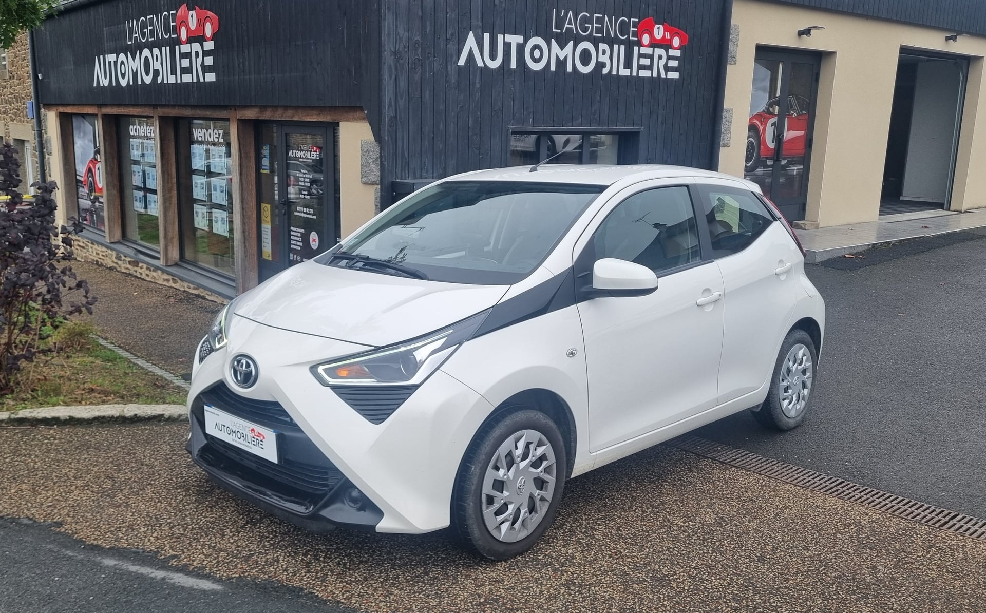 Toyota Aygo X-PLAY 1.0 ESSENCE 5 PORTES
