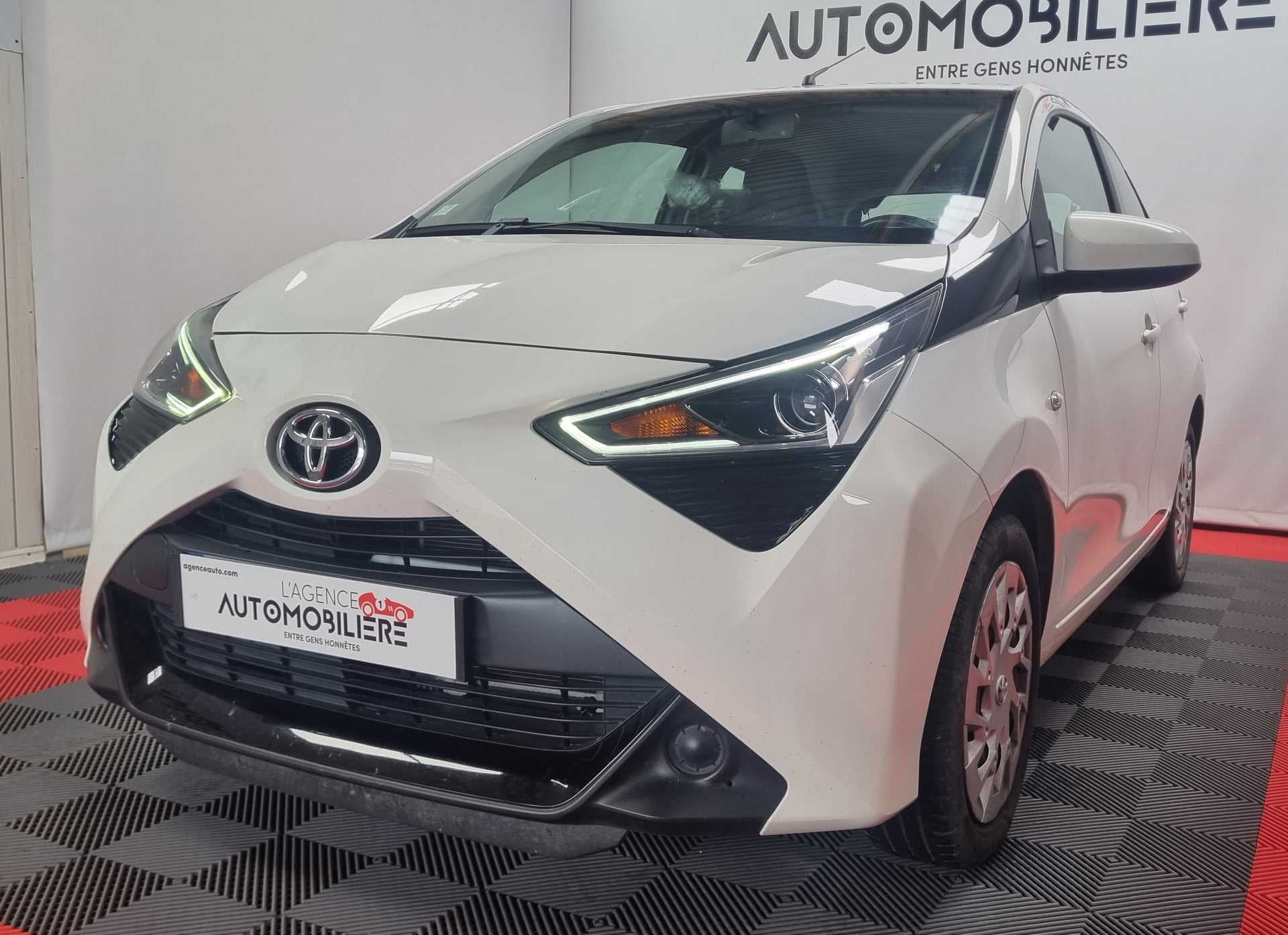 Toyota Aygo X-PLAY 1.0 ESSENCE 5 PORTES — 42