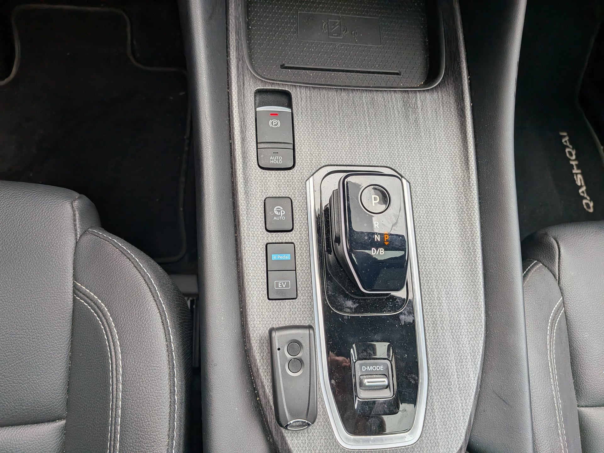 Nissan Qashqai GENERATION-III 1.5 VC-T E-POWER 190H 160 EREV HYBRID 2KWH LIMITED EDITION UNPLUGGED 2WD BVA — 28