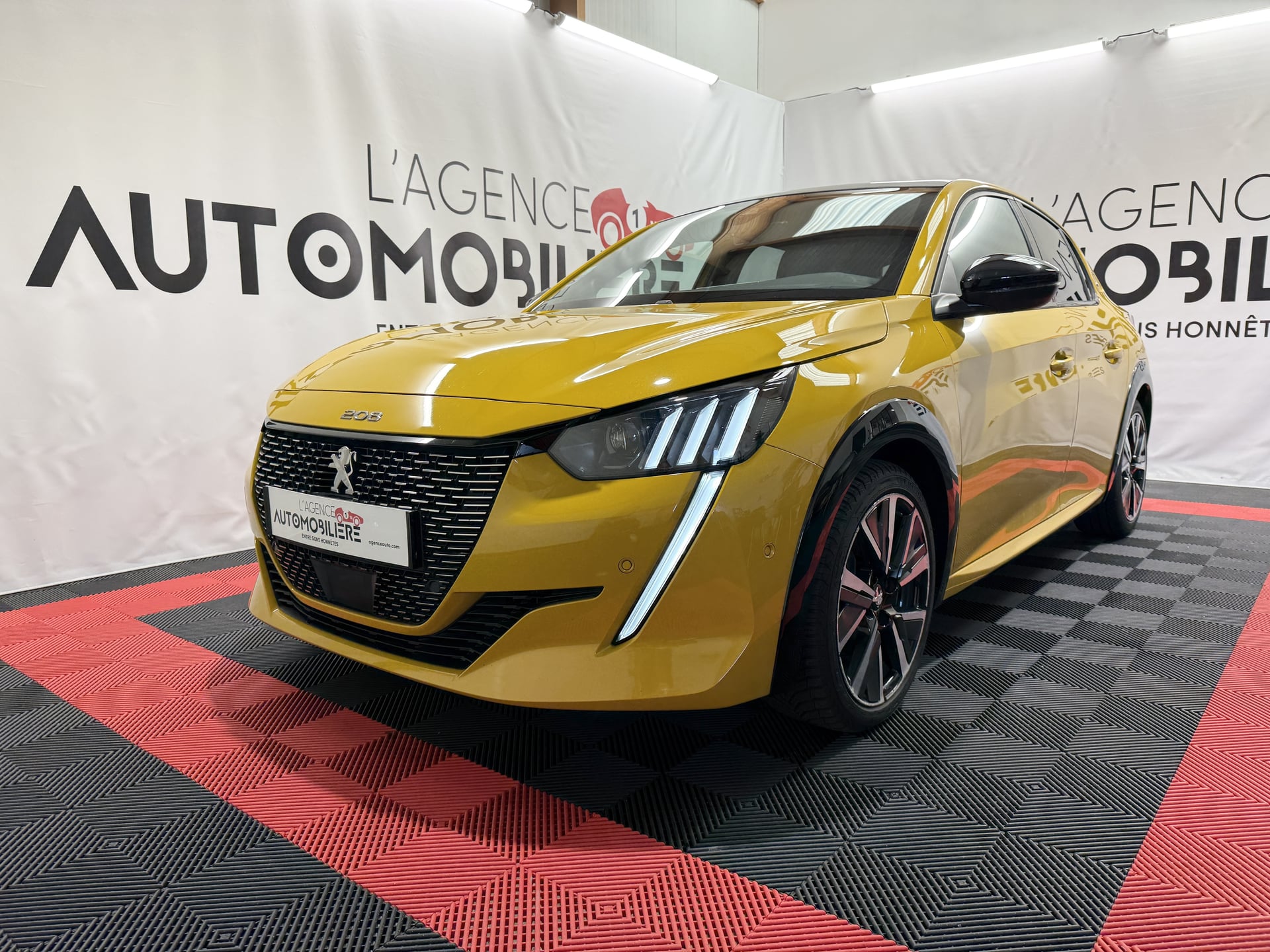 Peugeot 208 1.2 PURETECH 100 S&S EAT8 GT (Entretien complet Peugeot)
