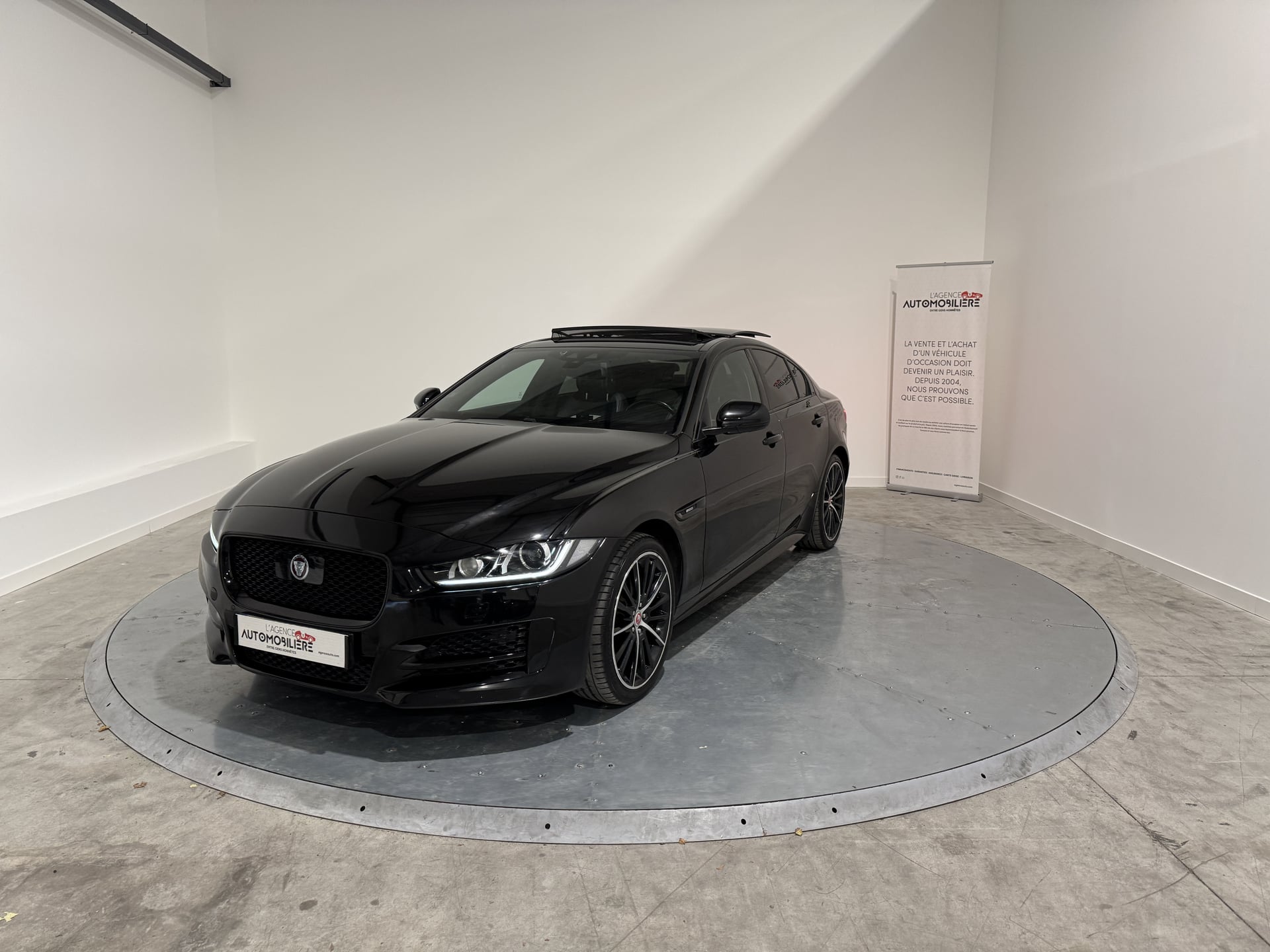 Jaguar XE 2.0D 180ch BVA8 4x4 R-Sport Distri renforcée