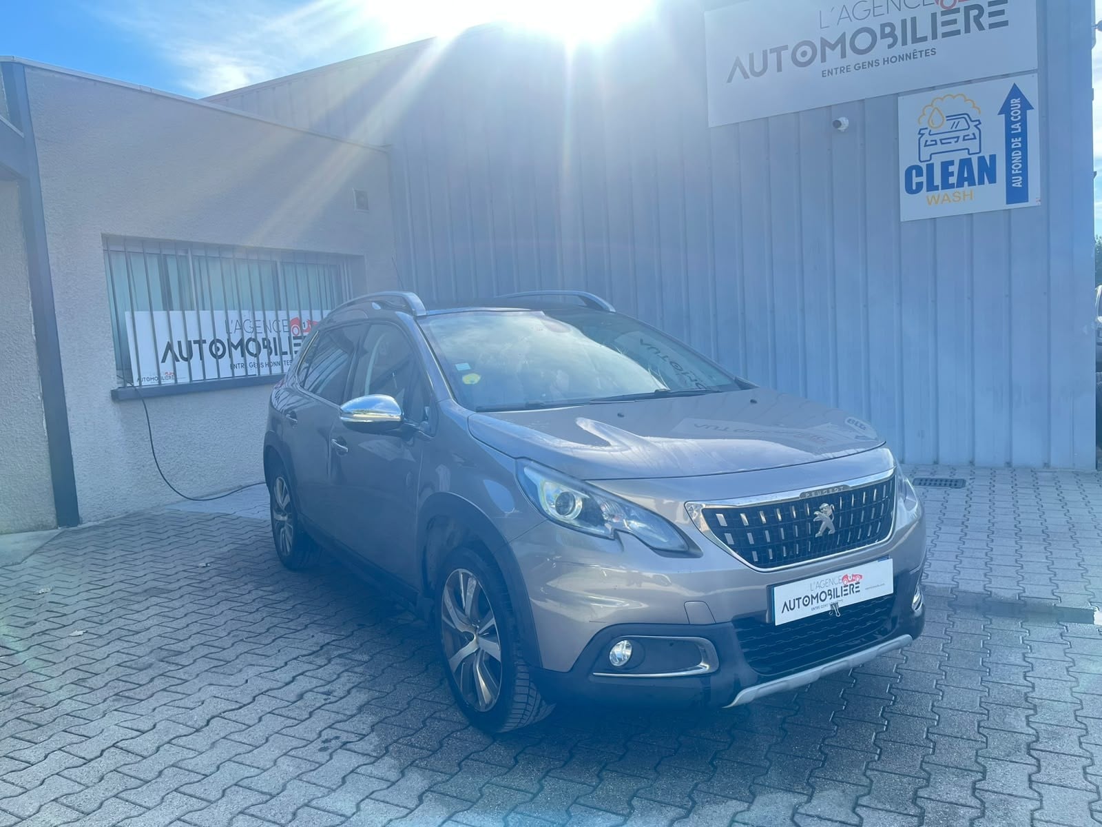 Peugeot 2008 1.6 BlueHDi S&S 120 cv Crossway toit pano — 2