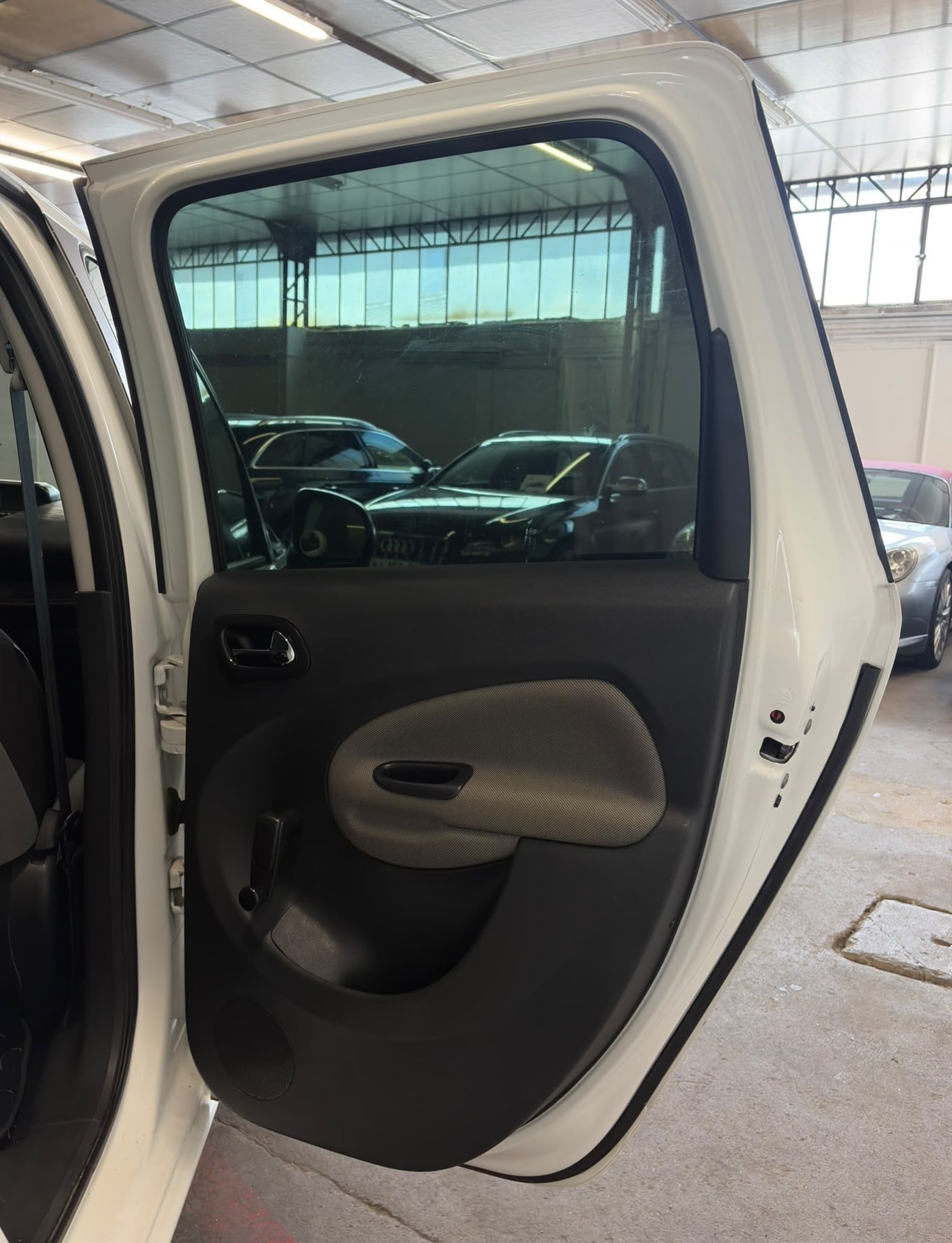 Citroen C3 Picasso 1.4 VTi Music Touch — 23