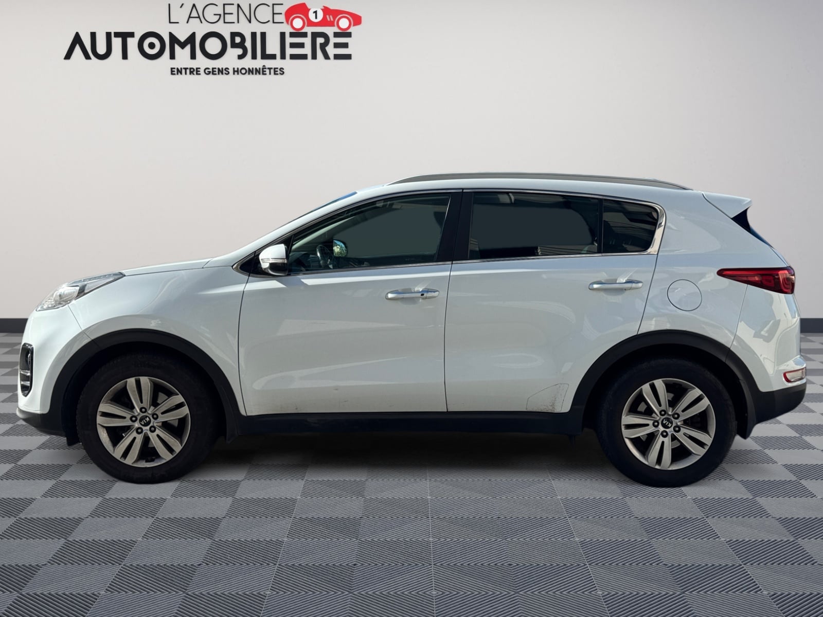 Kia Sportage Premium — 2