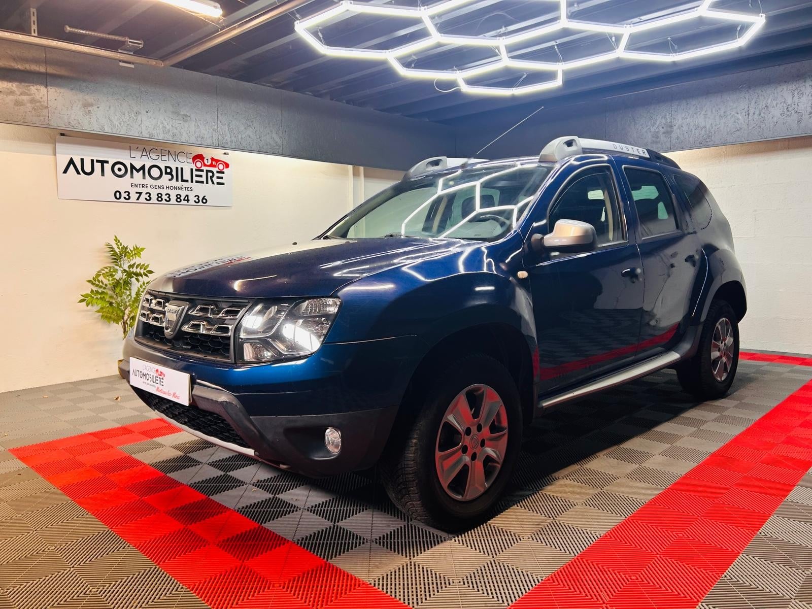 Dacia Duster 1.5 dCi 110 cv - Finition Lauréate – 149 500 km – SUV Diesel – Boîte Manuelle - Garantie 12 mois