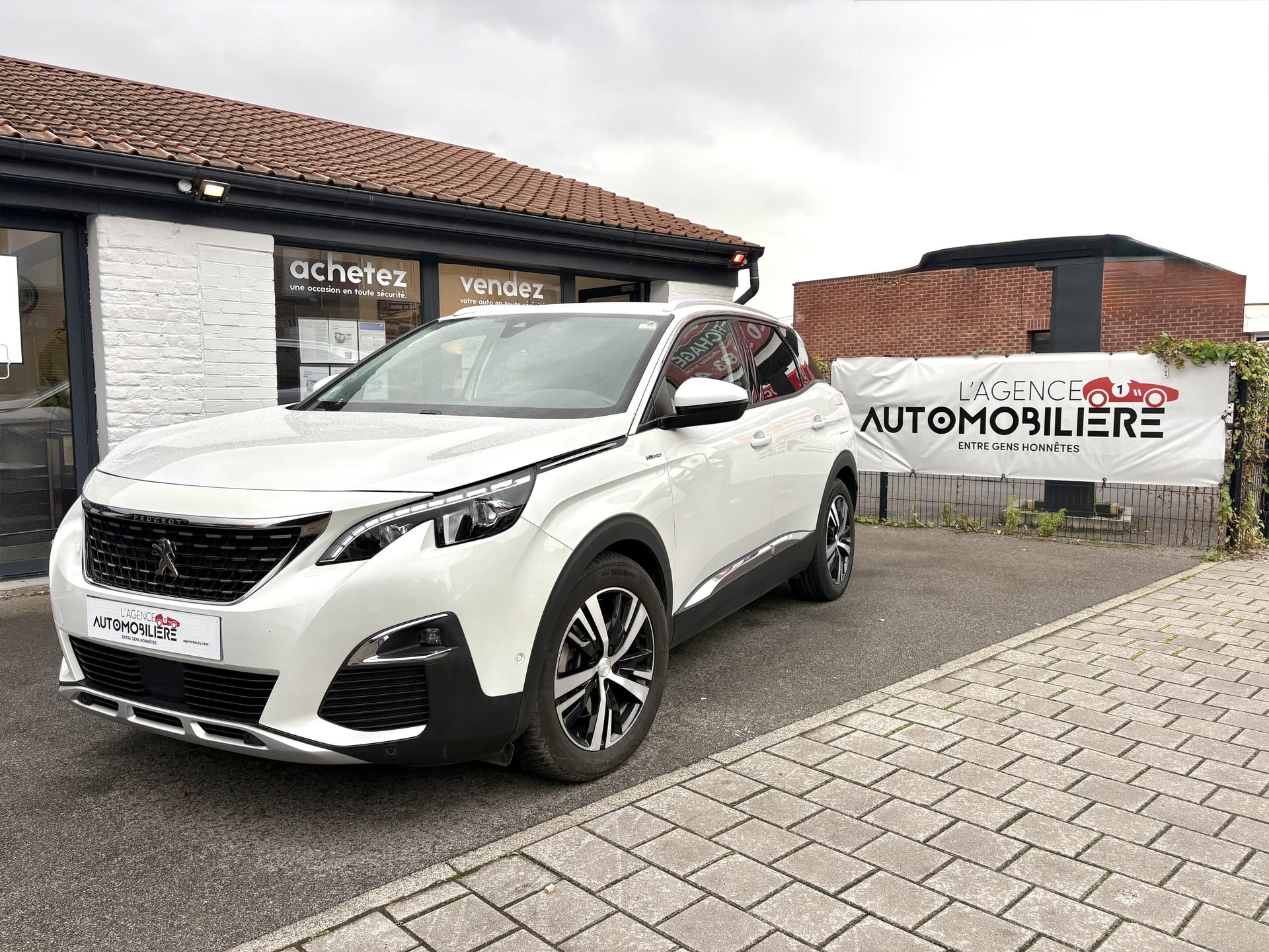Peugeot 3008 Hybrid Rechargeable 225 ch Allure Business E-eat8