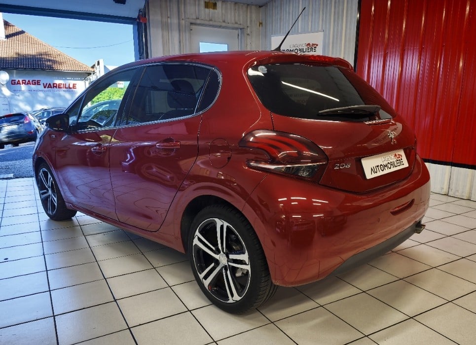 Peugeot 208 PEUGEOT 208 1.2L VTI GT LINE 110CV EMBRAYAGE NEUF DISTRIBUTION FAITE — 2