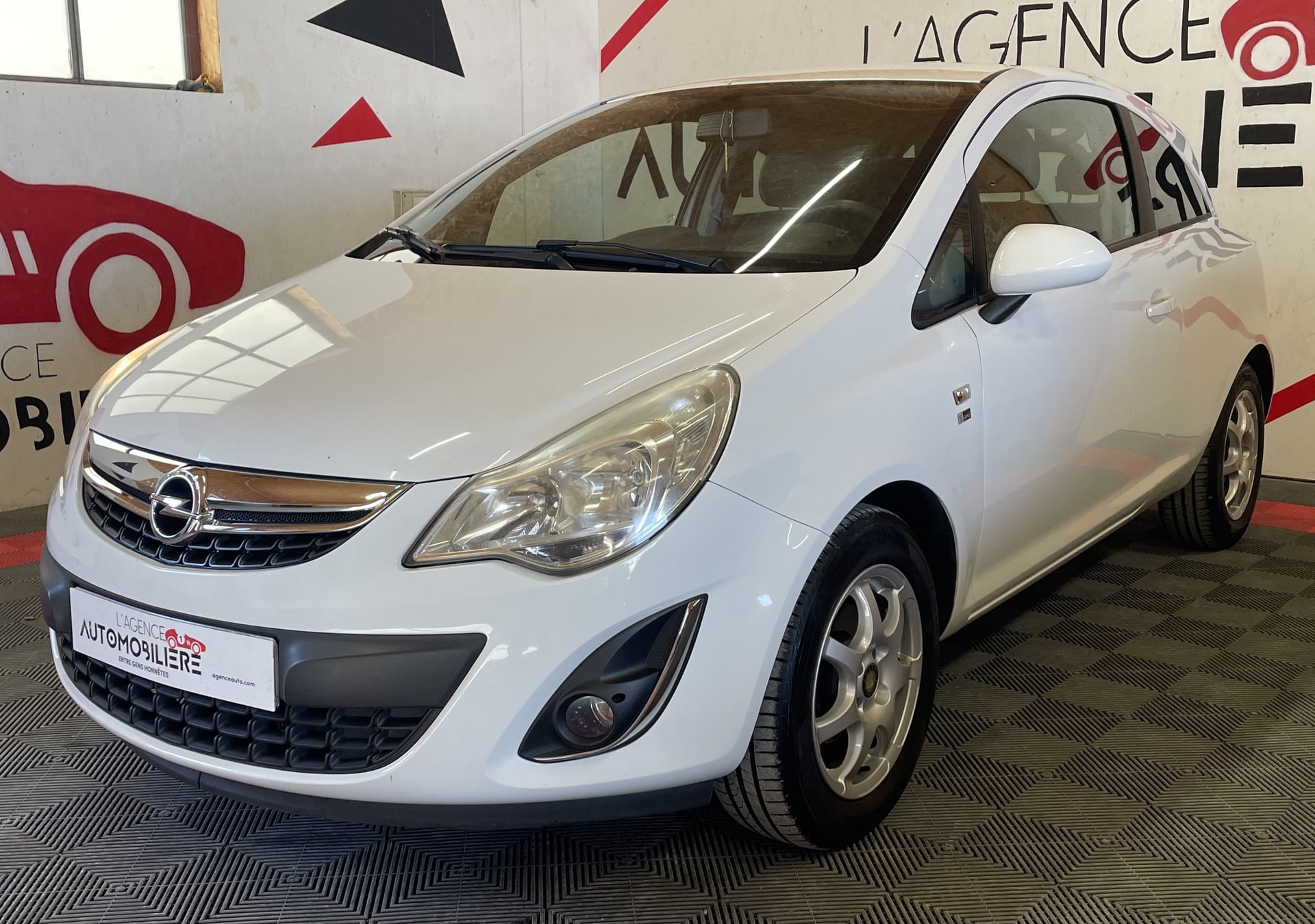 Opel Corsa 1.0 i 65 cv — 2