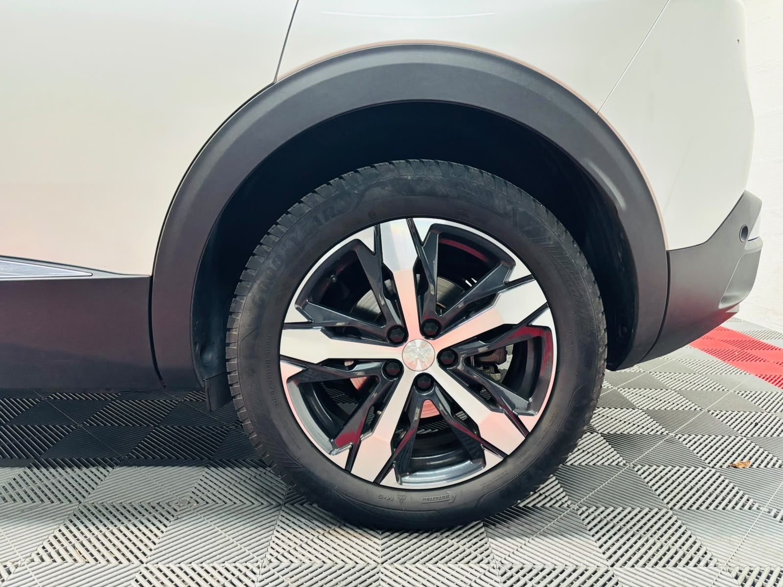 Peugeot 3008 1.2L 130ch GT - GARANTIE 12 MOIS — 36