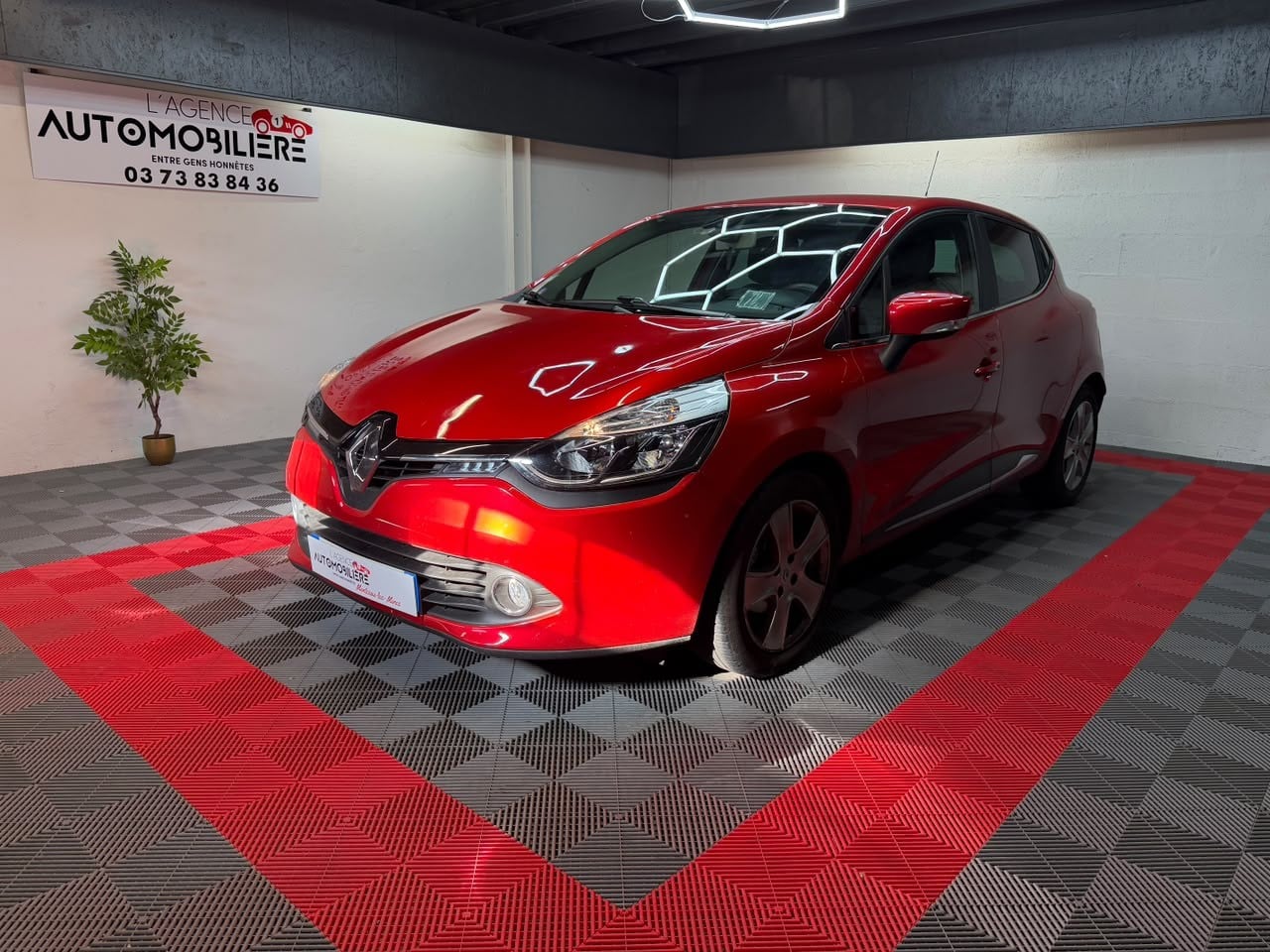 Renault Clio IV 0.9 TCe 90 Intens – 1ère main – 42 000 km – Carnet Renault complet – CT vierge