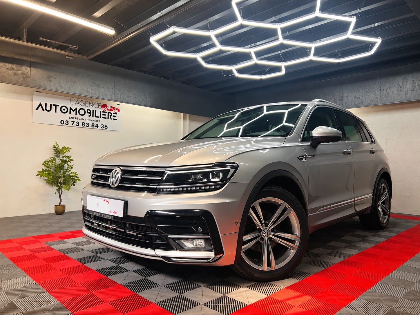 Volkswagen Tiguan 2.0 TDI 150 cv DSG7 R-Line – Toit Ouvrant – Garantie 12 Mois – Suivi VW & Speedy