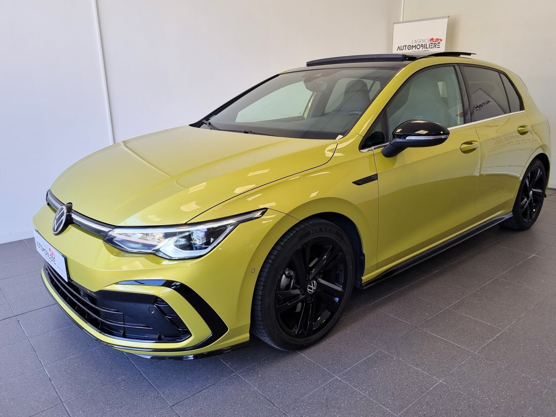 Volkswagen Golf VIII 1.5 eTSi 16V DSG7 150 cv BA R-LINE — 2