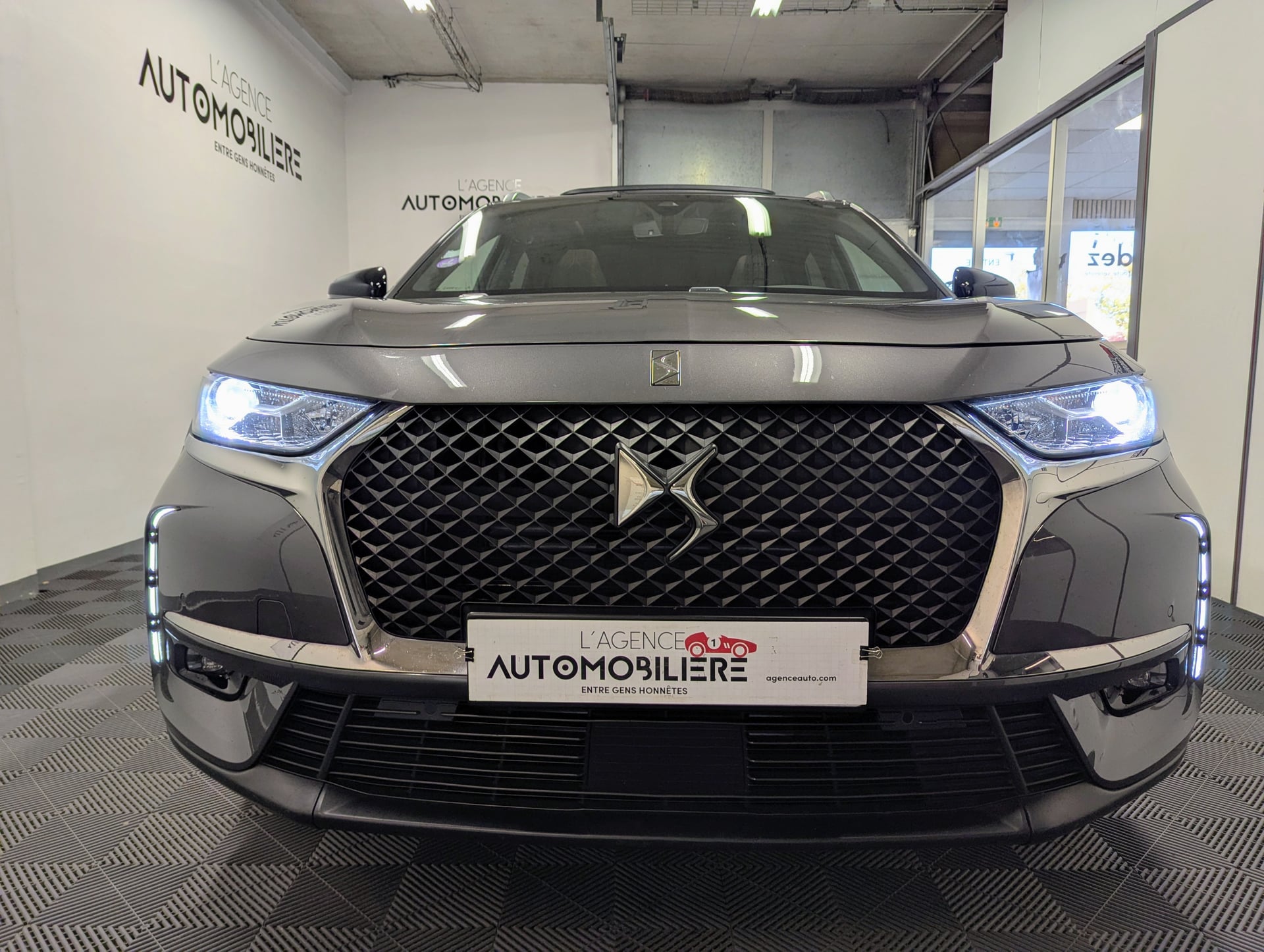 DS DS7 CROSSBACK 1.2 130 SO CHIC AUTOMATIQUE — 2