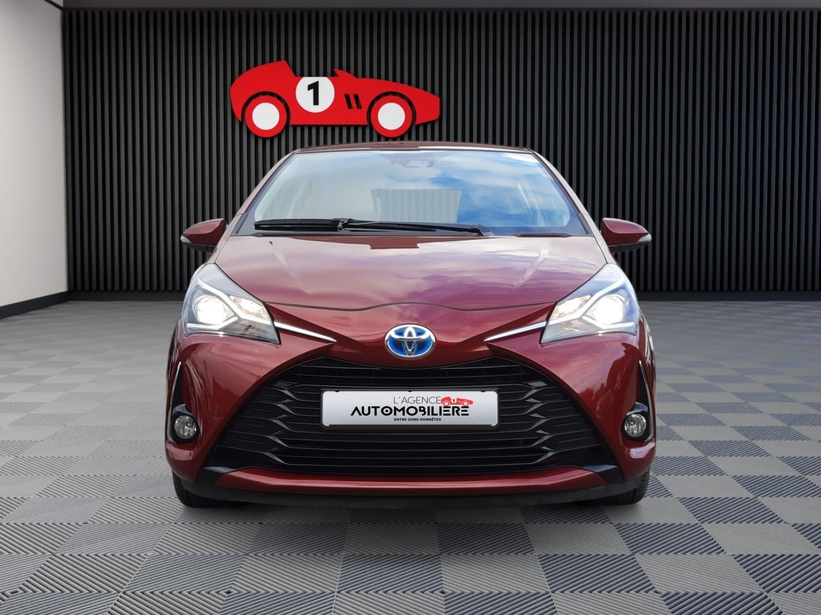 Toyota Yaris Hybrid 1.5i VVT-i Dynamic E-CVT 75Ch/ Garantie 12 Mois — 2