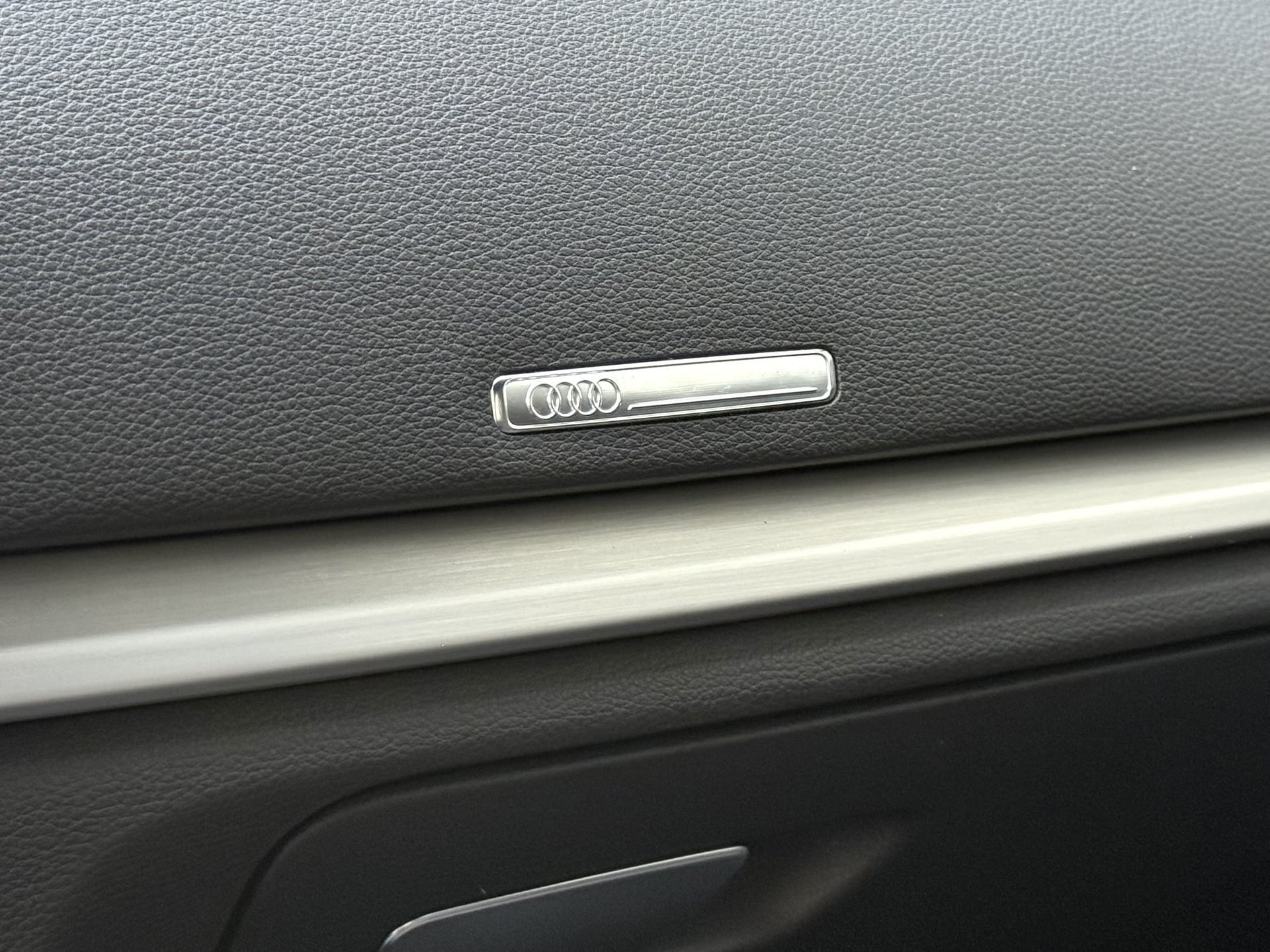 Audi A3 Sportback 2.0 TDi 150ch S-line S-tronic / Virtual Cockpit - Car Play & Caméra — 17