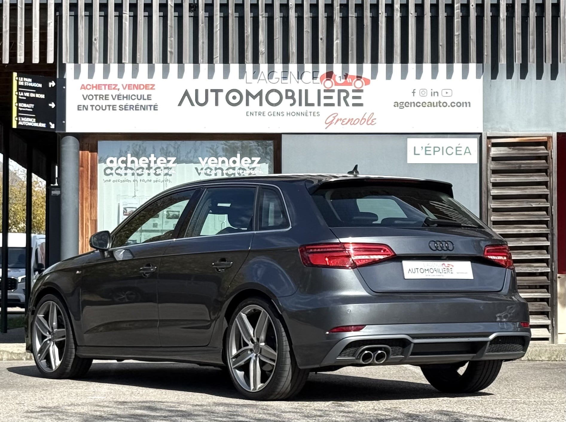 Audi A3 Sportback 2.0 TDi 150ch S-line S-tronic / Virtual Cockpit - Car Play & Caméra — 2