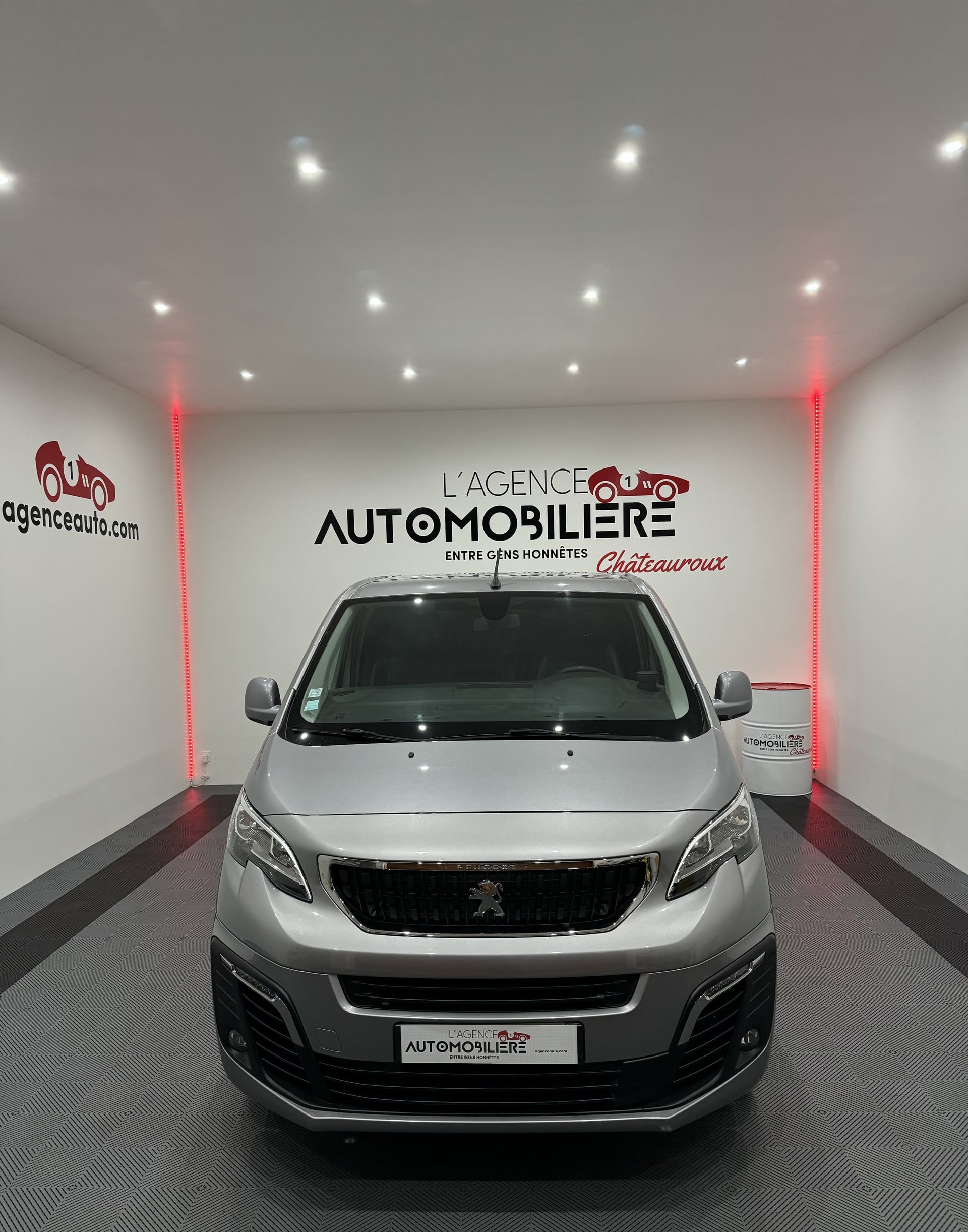 Peugeot Expert URBAN COMPACT 2.0 BLUEHDI 120CV BVM6 GPS/BLUETOOTH/CARPLAY/REGUL/CLIM/KIT BOIS/CAMERA 360 — 2