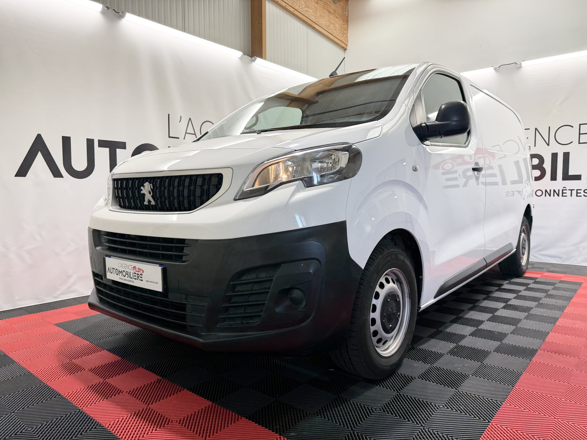 Peugeot Expert III 2.0 BLUEHDI 120 S&S STANDARD PREMIUM