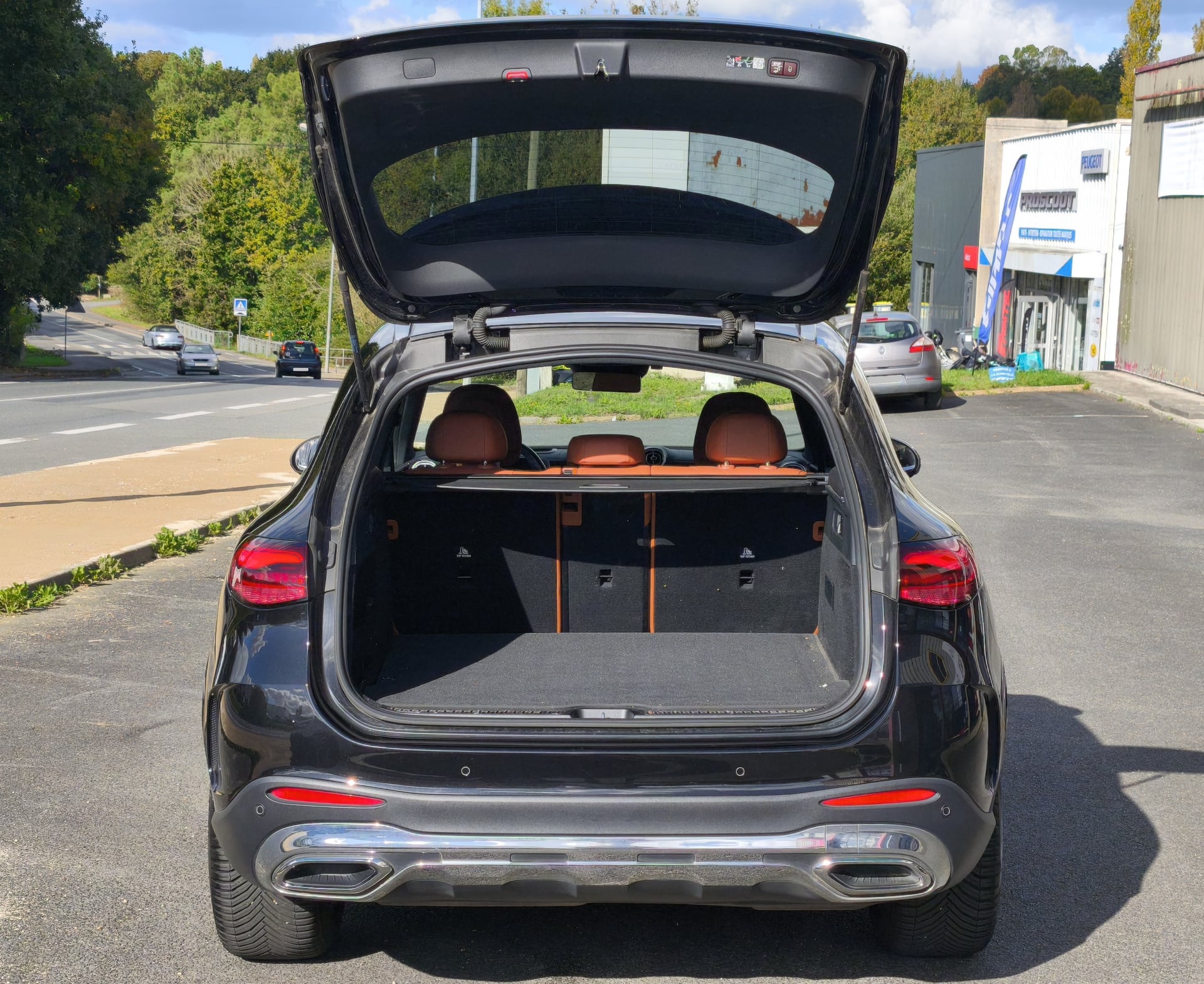 Mercedes-Benz Classe GLC 220 d 2.0 d 4MATIC 197 ch AMG-LINE — 40