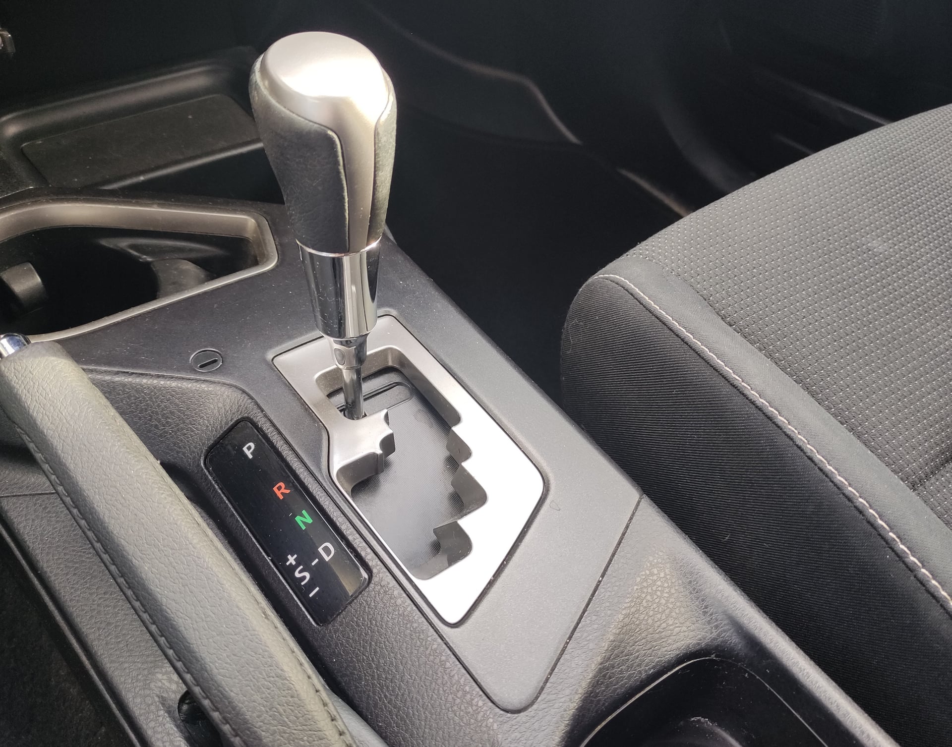 Toyota RAV4 2.5 197H 155ch CVT FULL HYBRID DYNAMIC 4x2 — 2