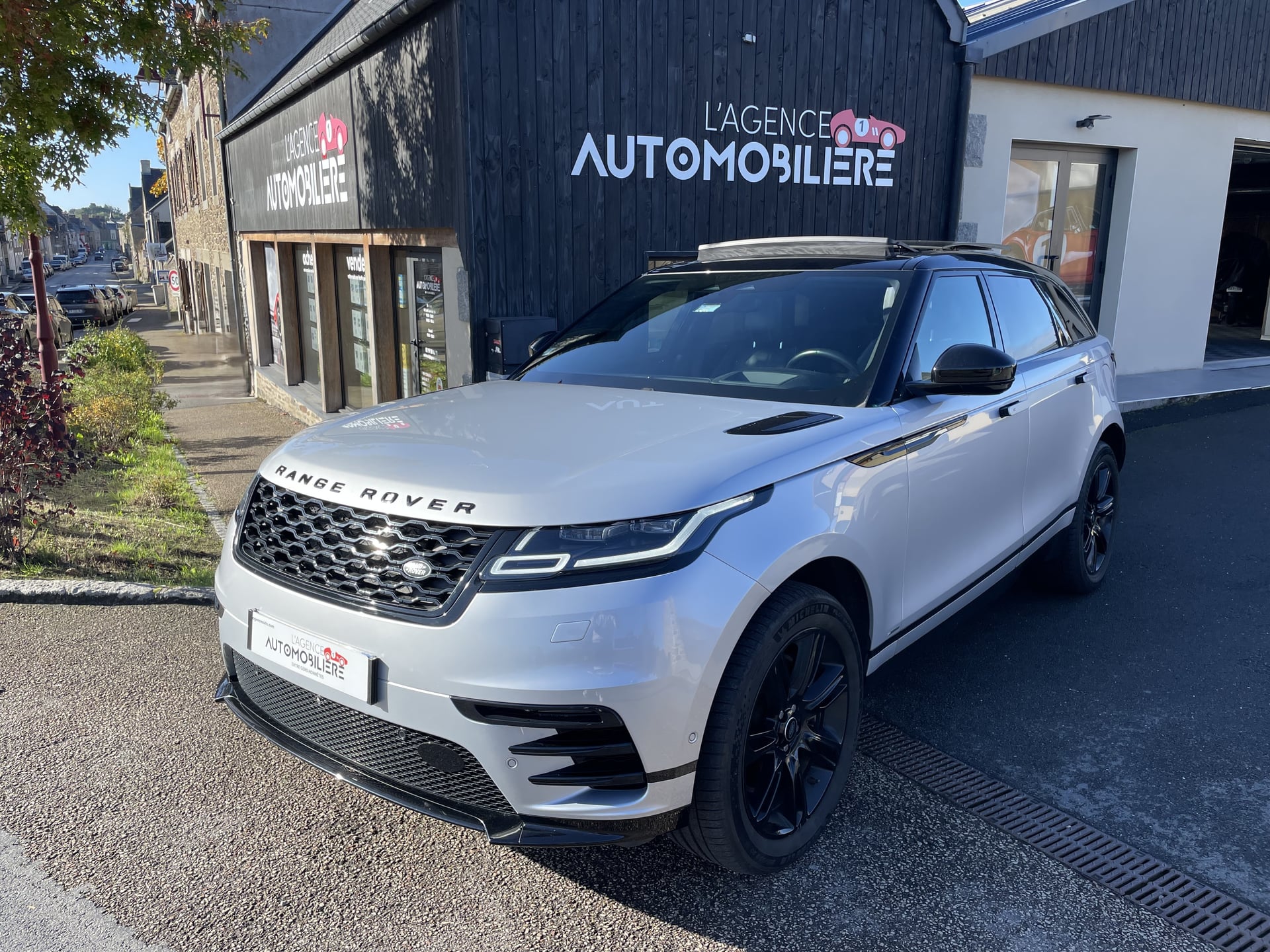 Land Rover Range Rover Velar 400E SE R-DYNAMIC EDITION MARKIII