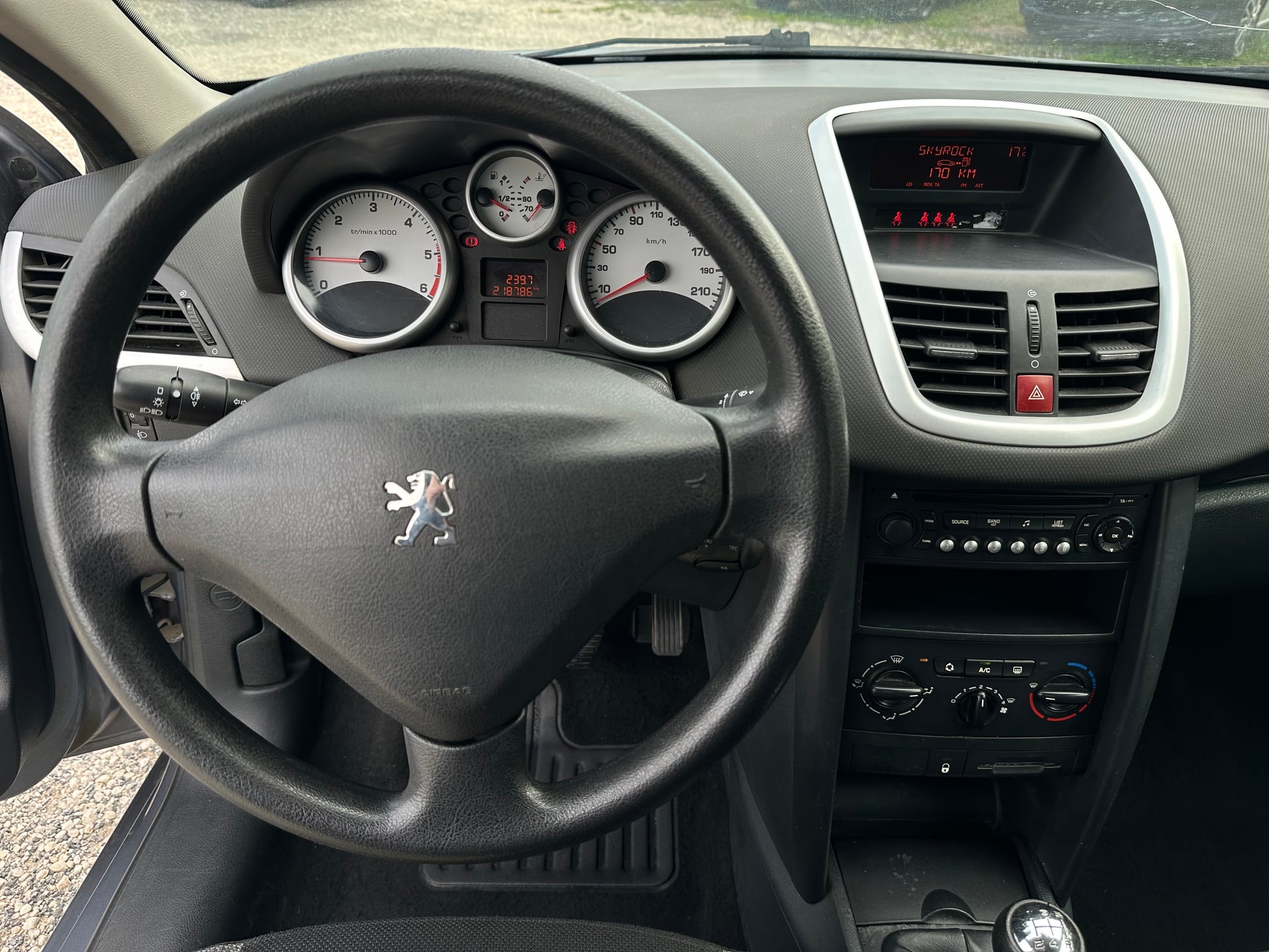 Peugeot 207 1.4 HDi 68 CH — 16