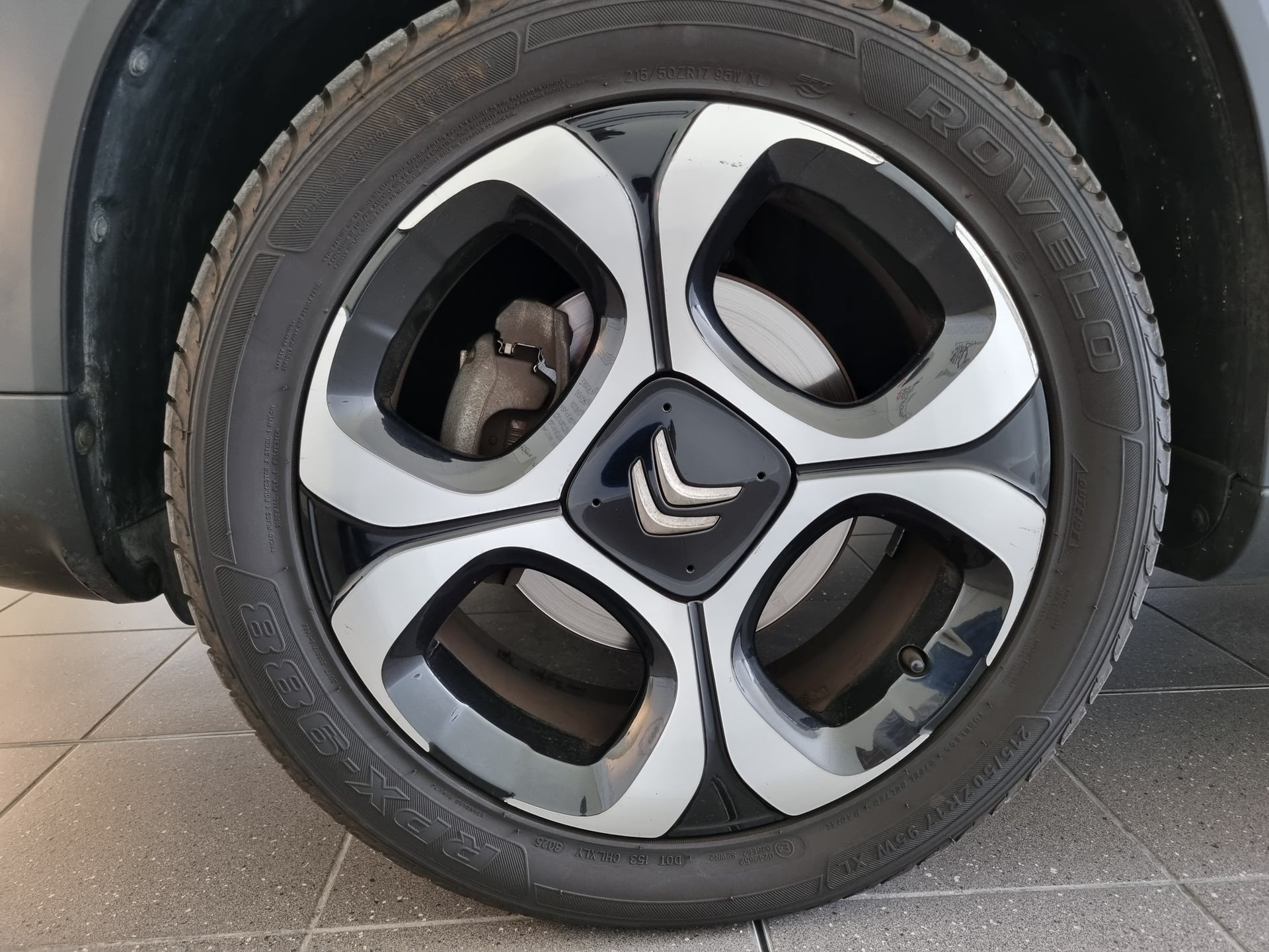 Citroen C3 AIRCROSS 1.2 THP PureTech 12V EAT6 S&S 110 cv BA SHINE Black — 31