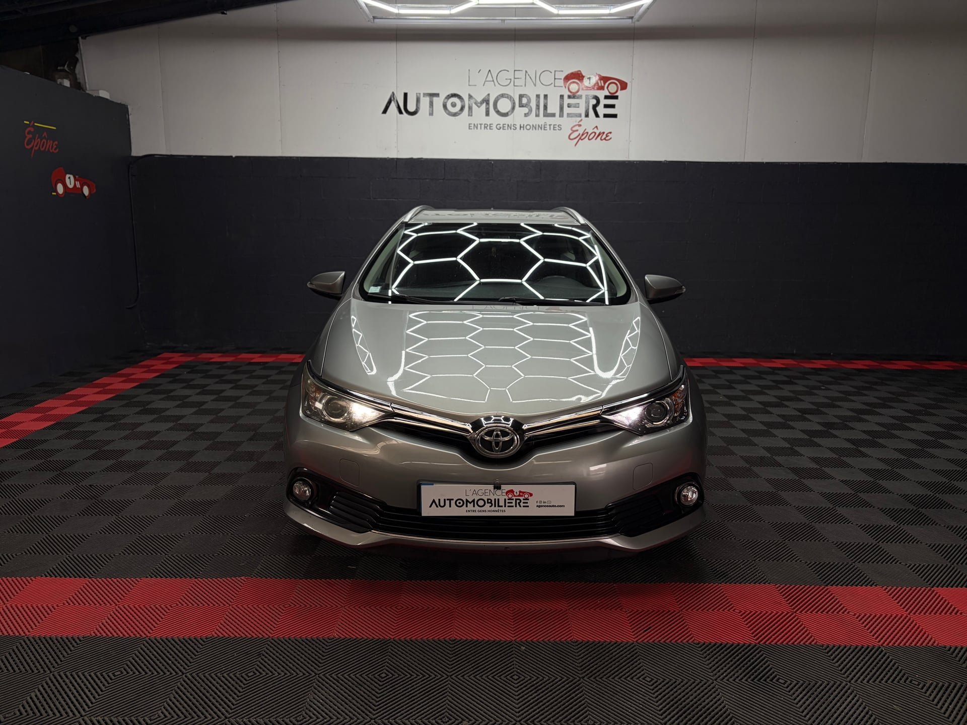 Toyota Auris Touring Sports 112 D-4D DYNAMIC — 2