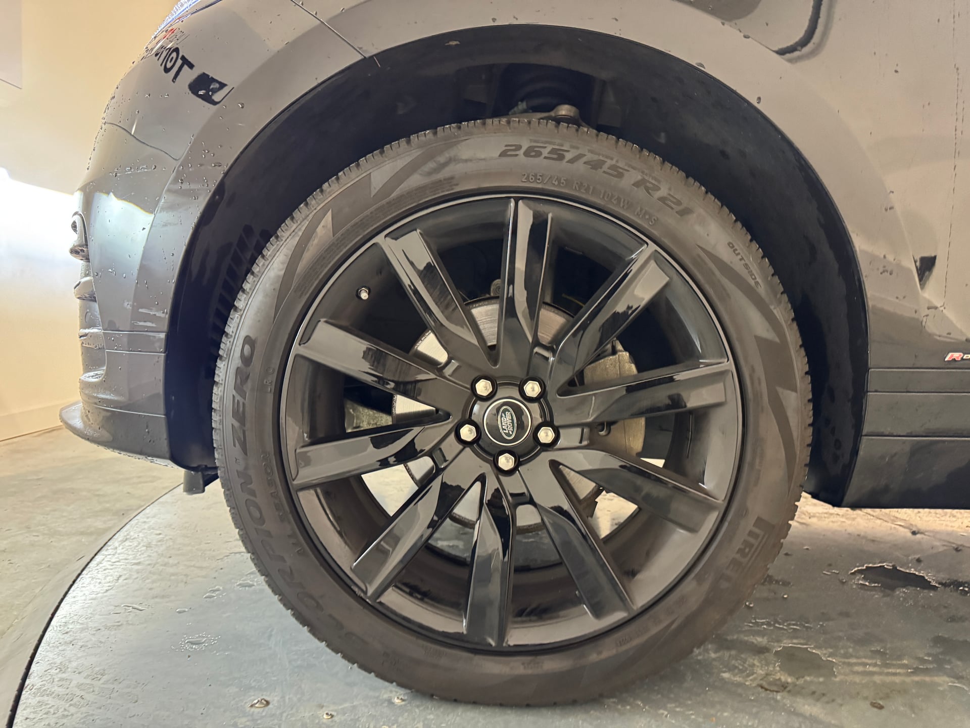 Land Rover Range Rover VELAR 2.0 D180 BVA R-Dynamic + Toit ouvrant — 37