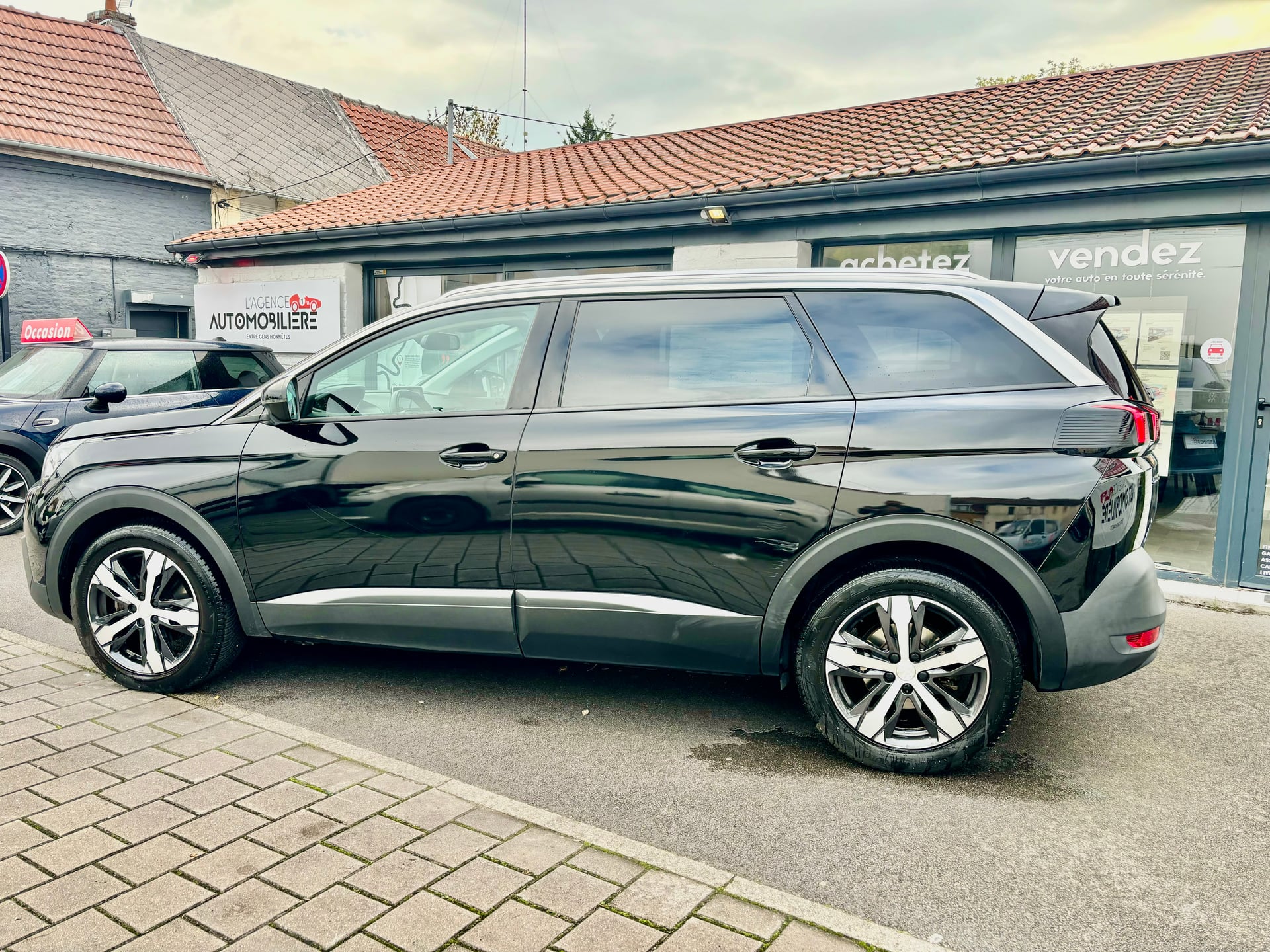 Peugeot 5008 ( 7 PLACES ) 1.5 BLUEHDI 130CV ALLURE BUSINESS EAT8 — 2
