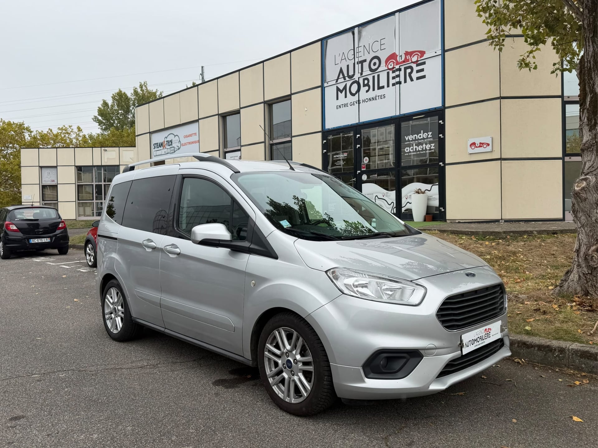 Ford Tourneo Courier TITANIUM