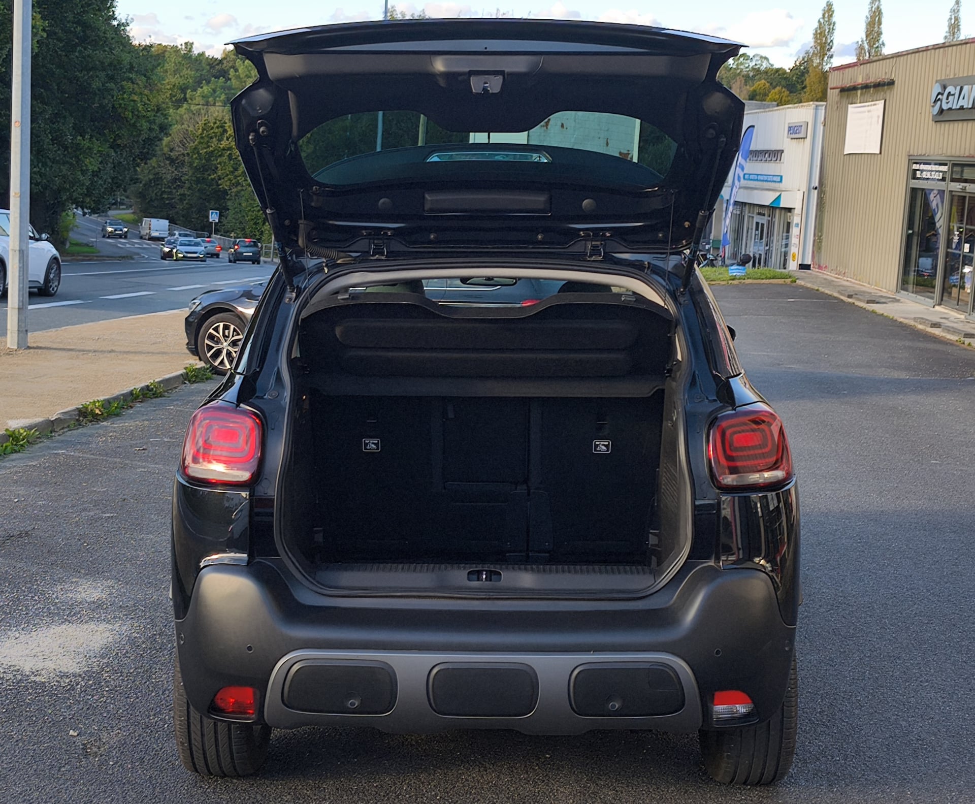 Citroen C3 AIRCROSS 1.5 BlueHDI 120 ch SHINE PACK — 37