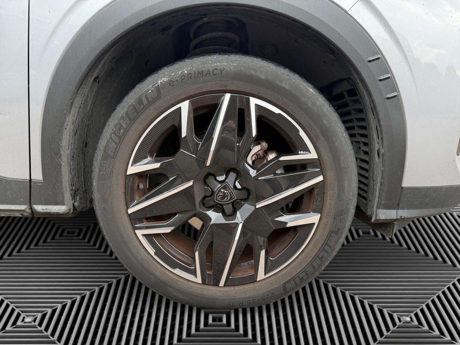 Peugeot 3008 HYbrid4 GENERATION-III 1.2 135 MHEV HYBRID GT E-DCS6 BVA — 19