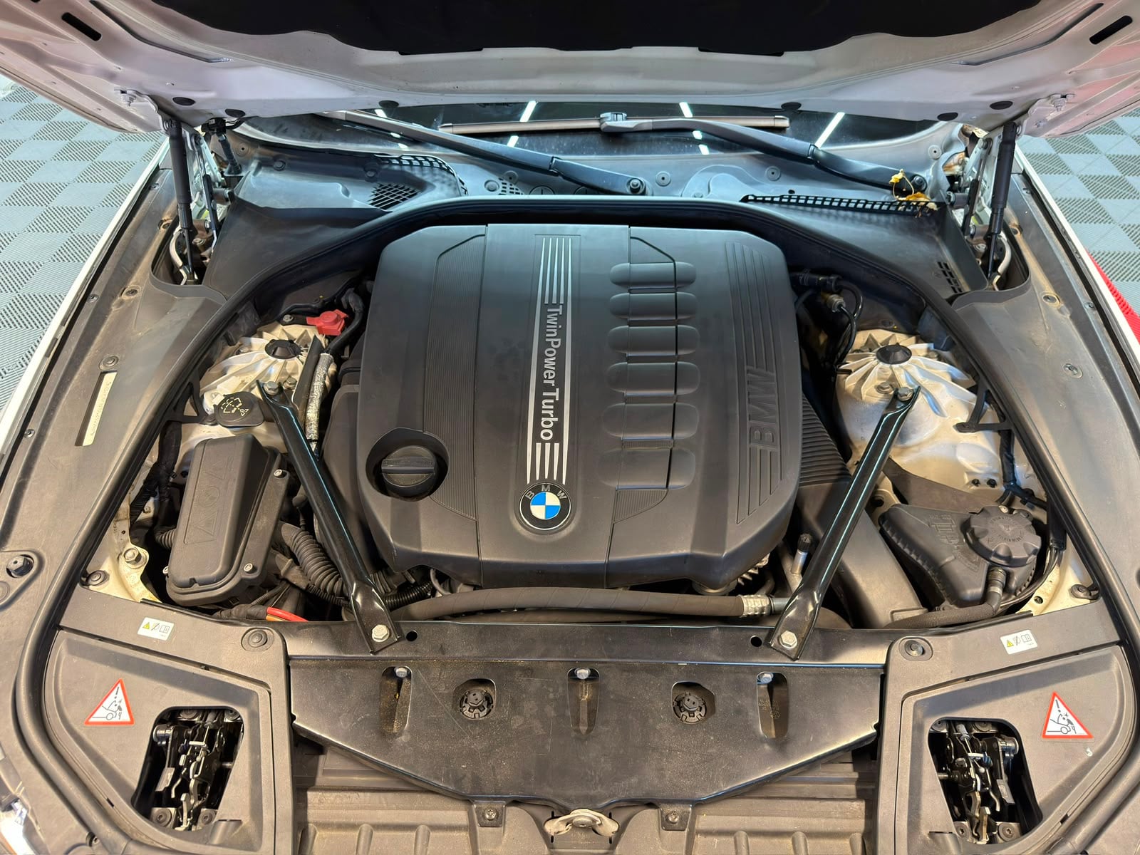 BMW Série 5 F10 535d 300ch Sport Design — 30