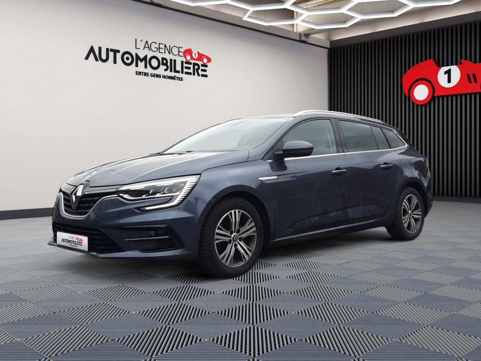 Renault Megane E-Tech Engineered PHEV 1.6i 91Ch Boite Automatique/ Garantie 12 Mois
