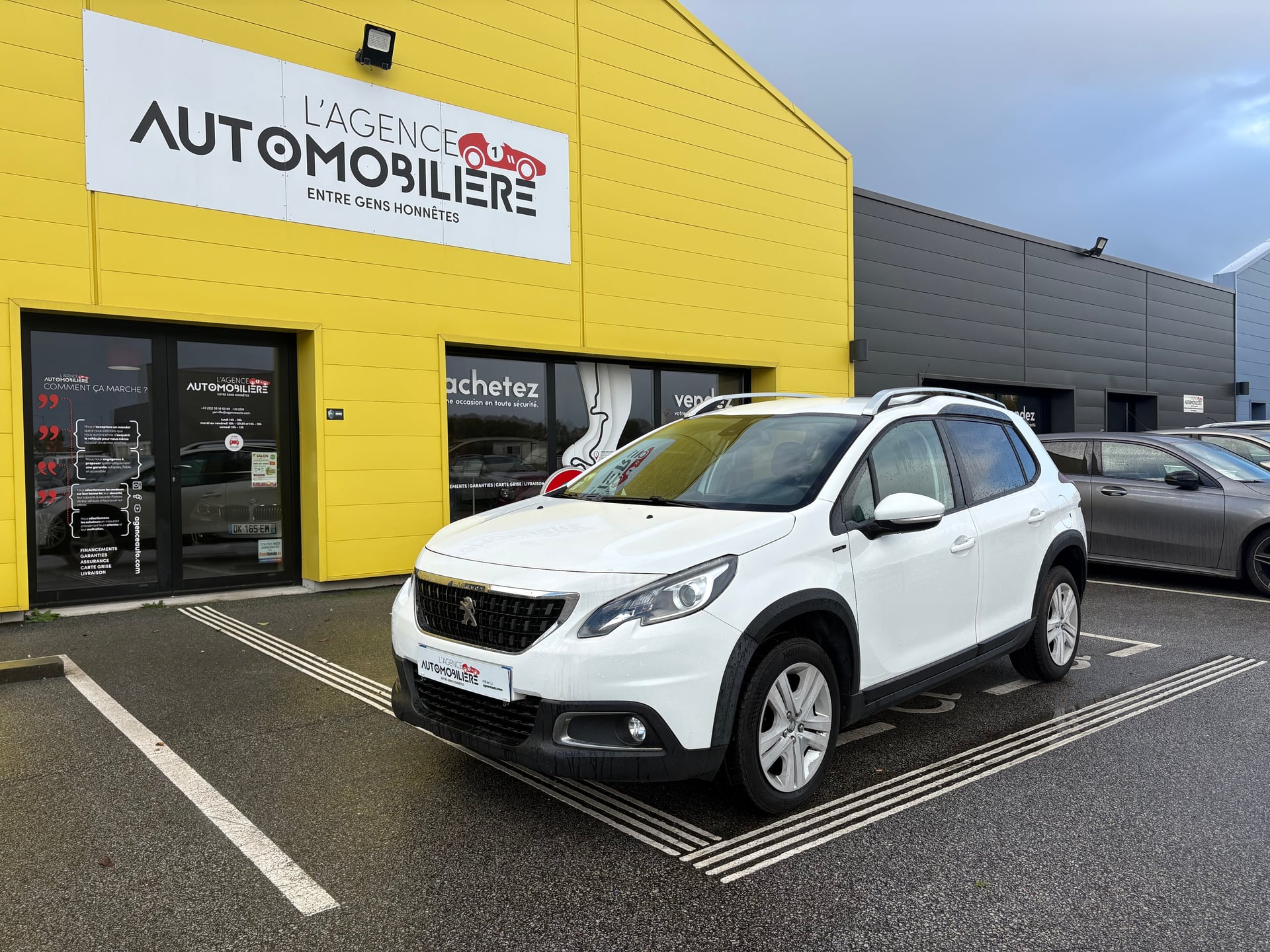 Peugeot 2008 Blue HDI 100CH Signature