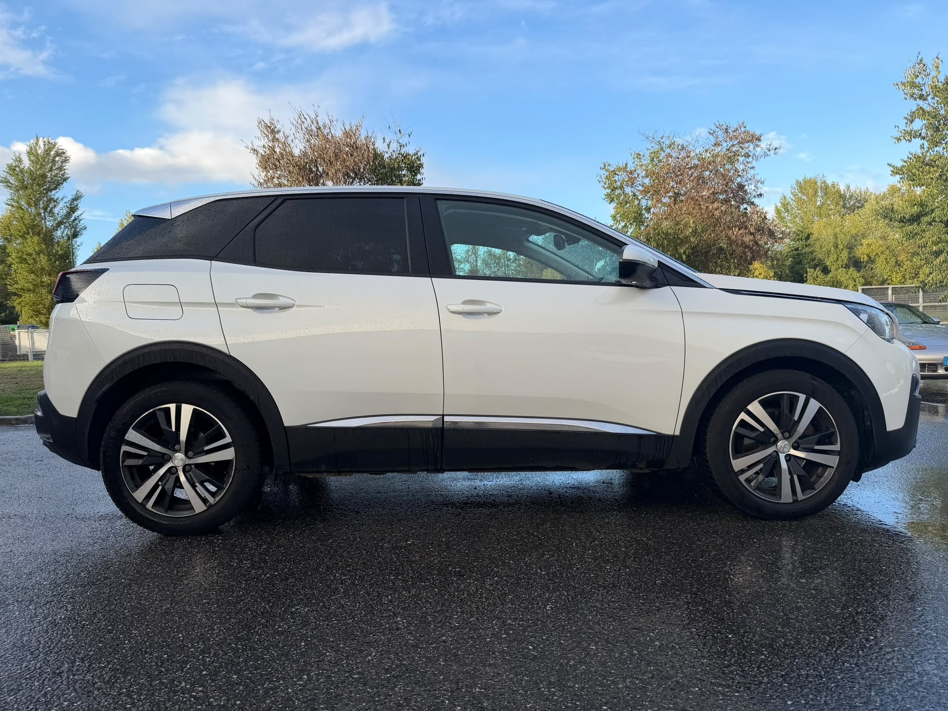 Peugeot 3008 1.6 BLUEHDI 120 CH ALLURE — 2