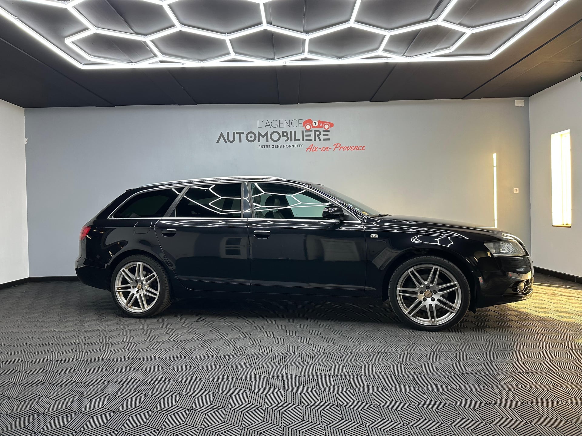 Audi A6 Avant 3.0 V6 233 Ch Quattro S-Line — 2