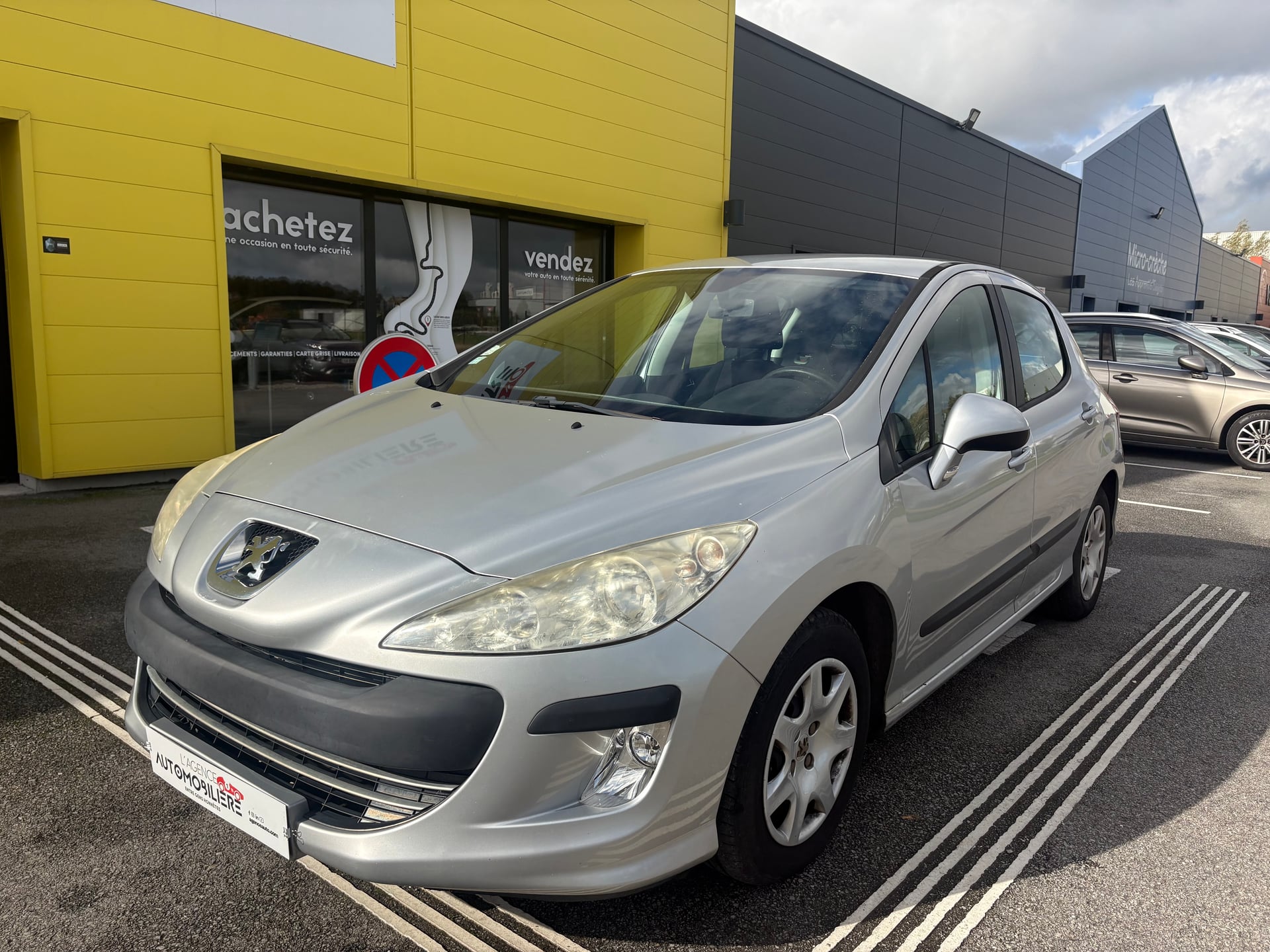 Peugeot 308 1.6 HDI 92CH Confort Pack — 2
