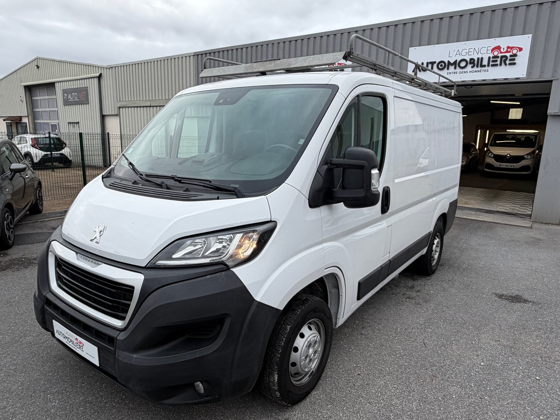 Peugeot Boxer Fourgon 330 L1H1 2.2 BlueHDi