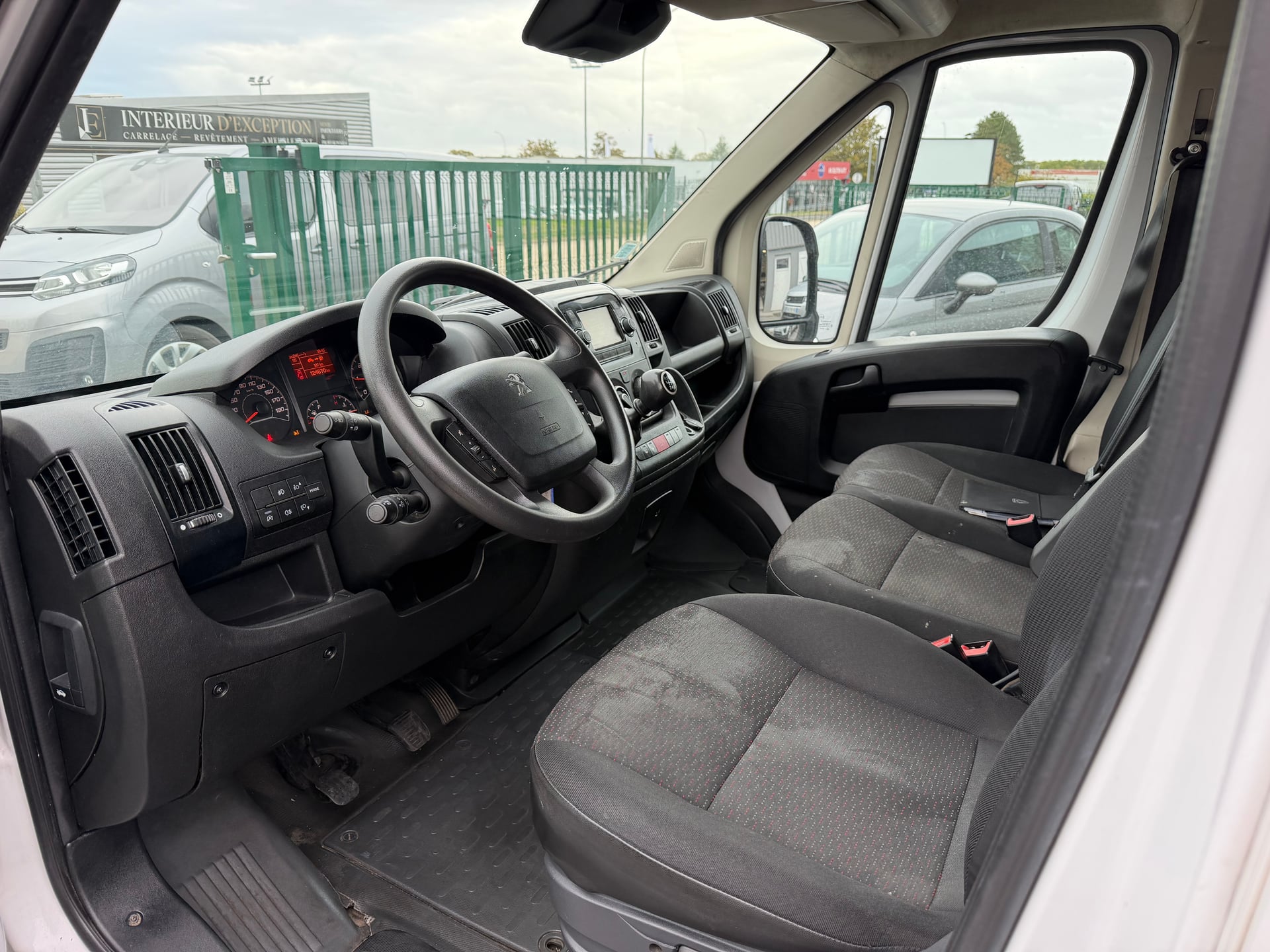 Peugeot Boxer Fourgon 330 L1H1 2.2 BlueHDi — 17