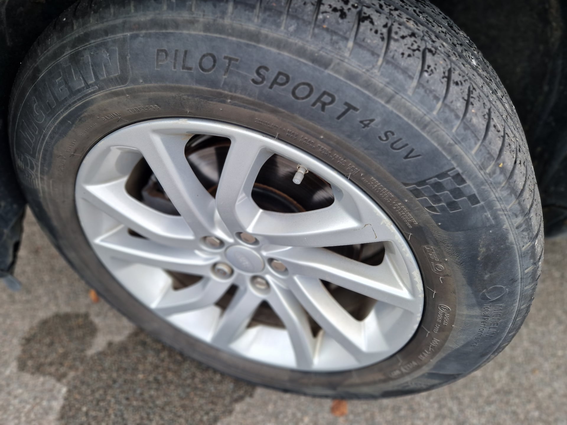 Land Rover Discovery Sport 2.0 TD4 HSE AWD AUTO — 40