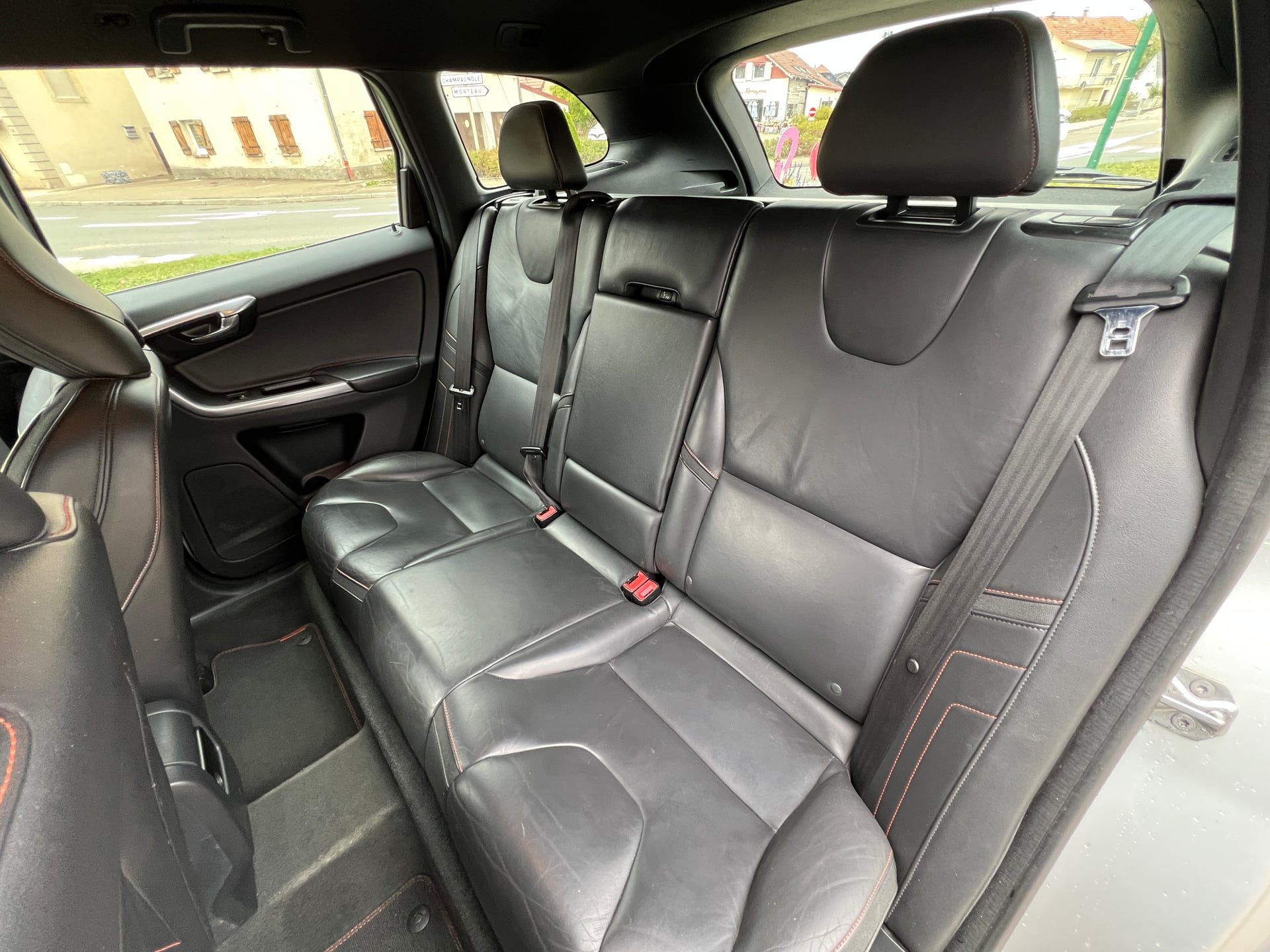 Volvo XC60 D4 2.4 163ch BVA GEARTRONIC AWD OCEAN RACE — 38