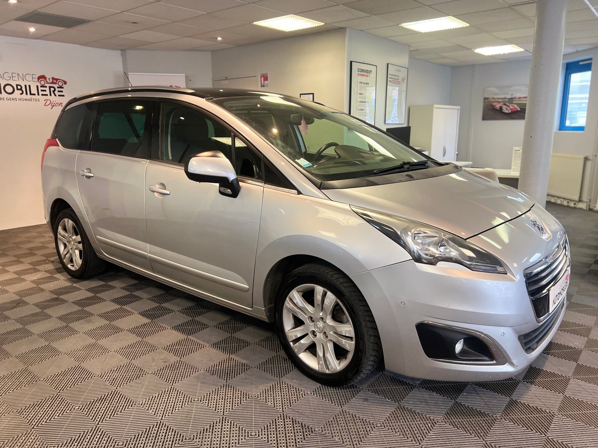 Peugeot 5008 1.6 e-HDi EAT6 120 CV Allure — 2